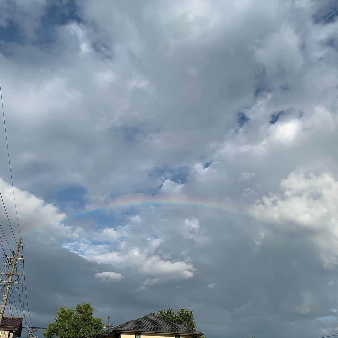 Yuka Mukaibayashiさんのインスタグラム写真 - (Yuka MukaibayashiInstagram)「昨日の雨上がりに出ていた虹🌈 . 綺麗でした＾＾ . . . 身体を整え、コリや疲れもホッと楽に . ブログとホームページはこちら ご覧ください♪ . ✨esthe Ruang ブログ https://ameblo.jp/ruang-esthe . ✨esthe Ruang HP http://ruang.jimdo.com . #エステるあん #大垣市  #ボディ #フェイシャル #プライベートサロン #完全予約制 #アンチエイジング #お客様の笑顔 #Ｏ2クラフト #ミレイ #高濃度酸素オイル #疲労回復 #小顔効果  #たるみ #疲れ #パワーレメディ #バランスリフト #肩こり #首こり #背中が重い #ボディメイク #リフトアップ #女子力アップ  #むくみ #スッキリ」6月13日 18時18分 - ruang2013510