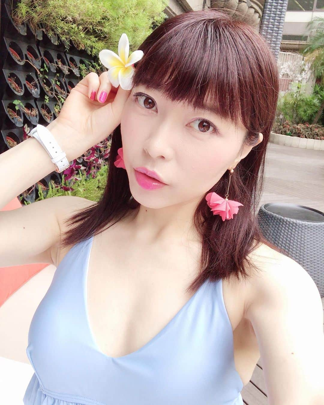 DJ MIYAさんのインスタグラム写真 - (DJ MIYAInstagram)「やっほーぉぉ💗昨日の午後はpoolでまったりー💗in  taipei💗 . . この水着は、@17kg_official イチナナキログラム  さんの💗💗 水色のset upが気に入りましたーぁぁ💗 . . . 💗マンダリンオリエンタル台北ホテルのプールでcheck outまでくつろぎましたぁー❤️ . ❤️💗resort最高❤️ 「マンダリン オリエンタル台北（台北文華東方酒店）」に宿泊しました☆彡 . .  写真は、hotelの方が撮ってくれていますぅ💗写真上手に撮ってくださって嬉しい❤️ . ありがとうございます😊 .  客室の広さは全室約55㎡以上でかなりゆったり～。 サービス、ホテルでお会いする従業員の皆さんが素晴らしくて、ほんと癒されました❤️ . . .  敦化北路沿いにあって、とっても寛げるラグジュアリーホテルです♪💗 . . . . .  #ホテルプール #リゾート #プール #水着 #ビキニ #MandarinOrientalTaipei #マンダリンオリエンタル台北 #台北文華東方酒店 #ラグジュアリーホテル #台北旅行　#台湾　#台北女子旅　#台湾一人旅　#旅インスタグラマー　#旅ブロガー  #台湾女子旅  #taipei #マンダリンオリエンタルホテル #ホテル好き　#今日のコーデ #水着  #ファッションコーデ　#今日のメイク　#今日のコーディネート　#タビジョ　#海外旅行好き #台湾旅行 #旅大好き #高級ホテル #トラベラー」6月13日 18時19分 - dj_miya