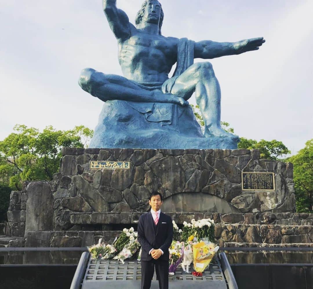 山本左近さんのインスタグラム写真 - (山本左近Instagram)「絶対に来たかった場所  長崎の平和公園 平和記念像  被曝諸霊のご冥福を祈り、この惨禍が再び地上に繰り返されることのないよう世界恒久の平和を祈ります  #平和記念像」6月13日 18時25分 - sakon_yamamoto