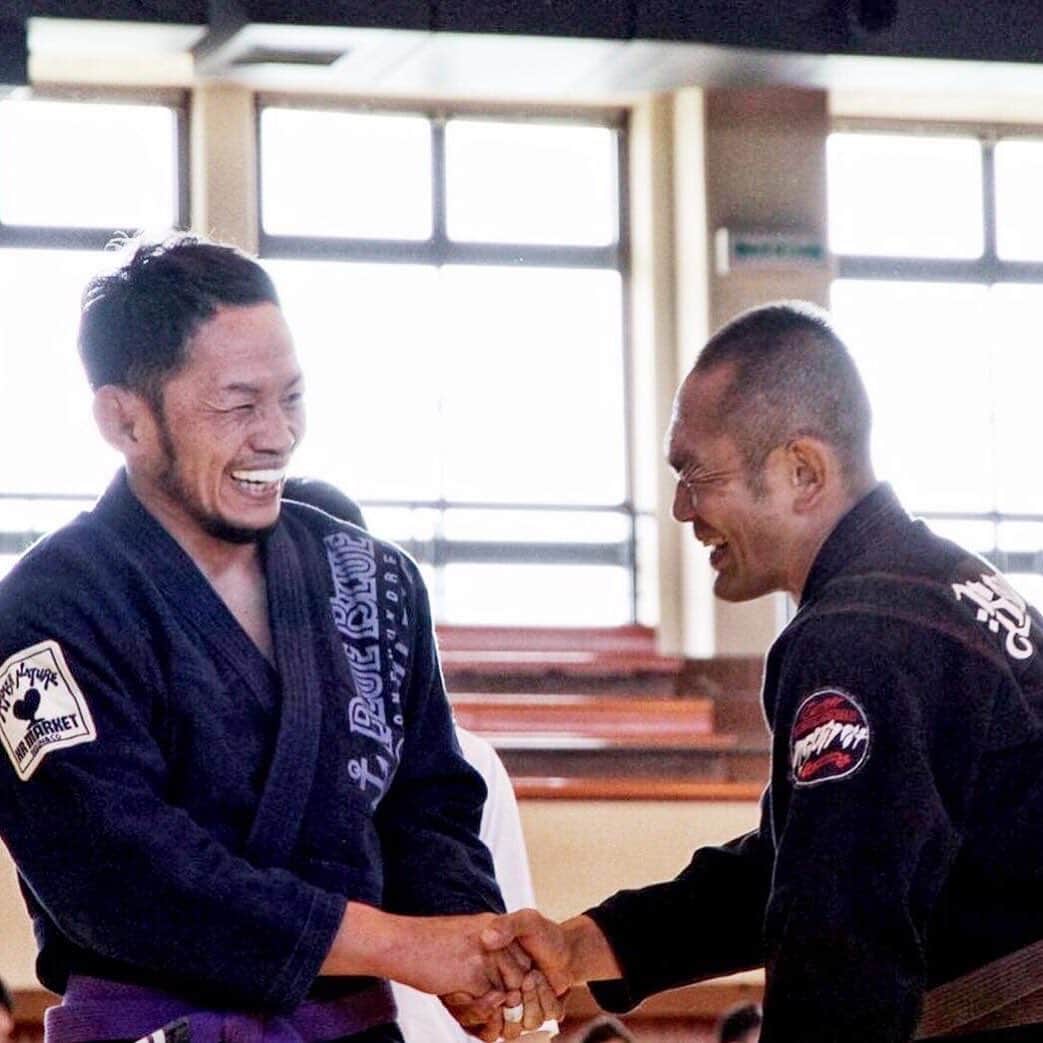 宇野薫のインスタグラム：「修斗杯柔術選手権2019四国  ルミナさんとの 柔術エキシビションマッチの1コマ  @mika.rincoro さん 素敵な写真ありがとうございます。  #修斗杯柔術選手権2019 #修斗杯柔術選手権 #修斗 #柔術 #jbjjf #shooto #佐藤ルミナ さん #宇野薫  #unodojo #caoluno #unocaolshowten #onehundredathletic #100athletic  エキシビションマッチの映像 https://m.youtube.com/watch?v=F-w_PfO0G9Y」