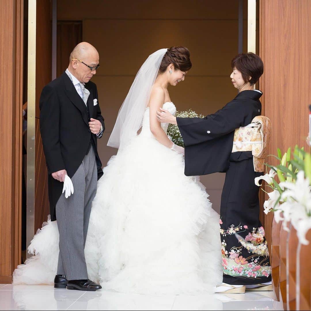 Dears Weddingさんのインスタグラム写真 - (Dears WeddingInstagram)「KOTOWA 奈良公園 Premium View﻿ (@kotowanarakouen )の #ウェディングレポ をご紹介！﻿﻿﻿﻿ ﻿﻿﻿﻿ テーマは「一生に一度の花嫁 Wedding」﻿﻿﻿﻿ ﻿﻿﻿﻿ ↓↓詳しくは店舗公式サイトから「ウエディングレポート」をCHECK↓↓﻿ https://www.dearswedding.jp/kotowa-narakouen-premiumview/」6月13日 18時34分 - dearswedding