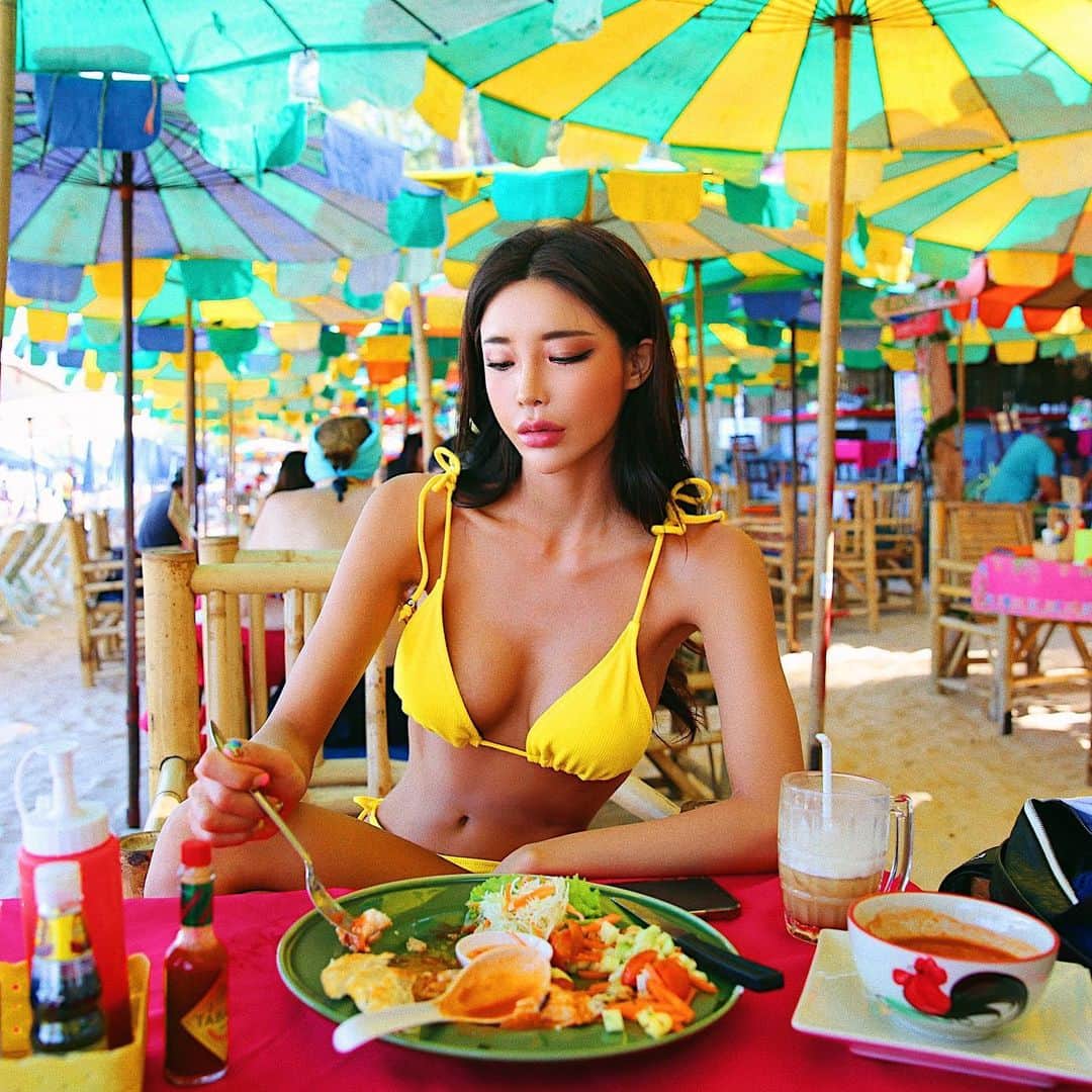 イェリさんのインスタグラム写真 - (イェリInstagram)「주말에 먹방 찍어야둉💛 _ #블랭크나인#비키니 #bikini」6月13日 18時43分 - blank9_yerim