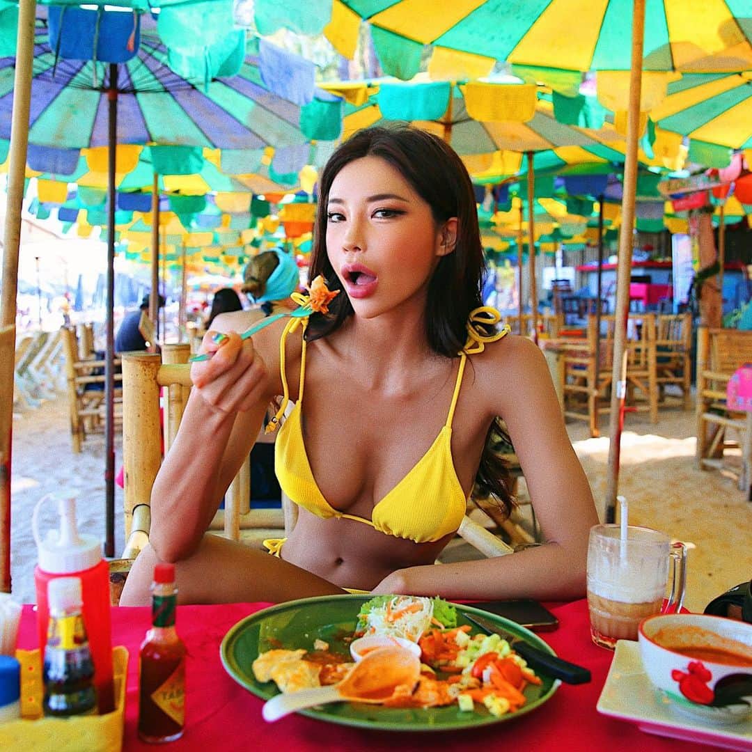 イェリさんのインスタグラム写真 - (イェリInstagram)「주말에 먹방 찍어야둉💛 _ #블랭크나인#비키니 #bikini」6月13日 18時43分 - blank9_yerim