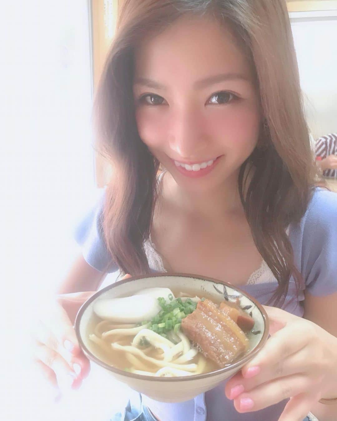 岸田麻佑さんのインスタグラム写真 - (岸田麻佑Instagram)「♡ #沖縄旅行 ラスト投稿^ ^ . 食べ物も美味しかったよ〜 . #オリオンビール #海ぶどう #ソーキそば #きしもと食堂  #タピオカ #koithé  #ガパオライス . 旅行ってなると、食べすぎたし飲みすぎちゃったw」6月13日 19時01分 - mayu_kishimayu