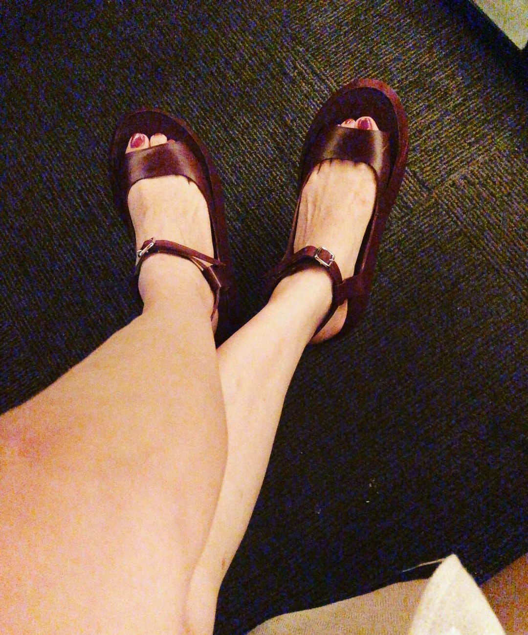 阿部洋子さんのインスタグラム写真 - (阿部洋子Instagram)「👟👞👢👡👠 #今日の靴  #new！ #sandals #shoes #shoeslover #shoesaddict #shoestagram #sotd #ootd #jilsander  靴をおろした日は、 傷だらけ💦」6月13日 19時02分 - hirocoring