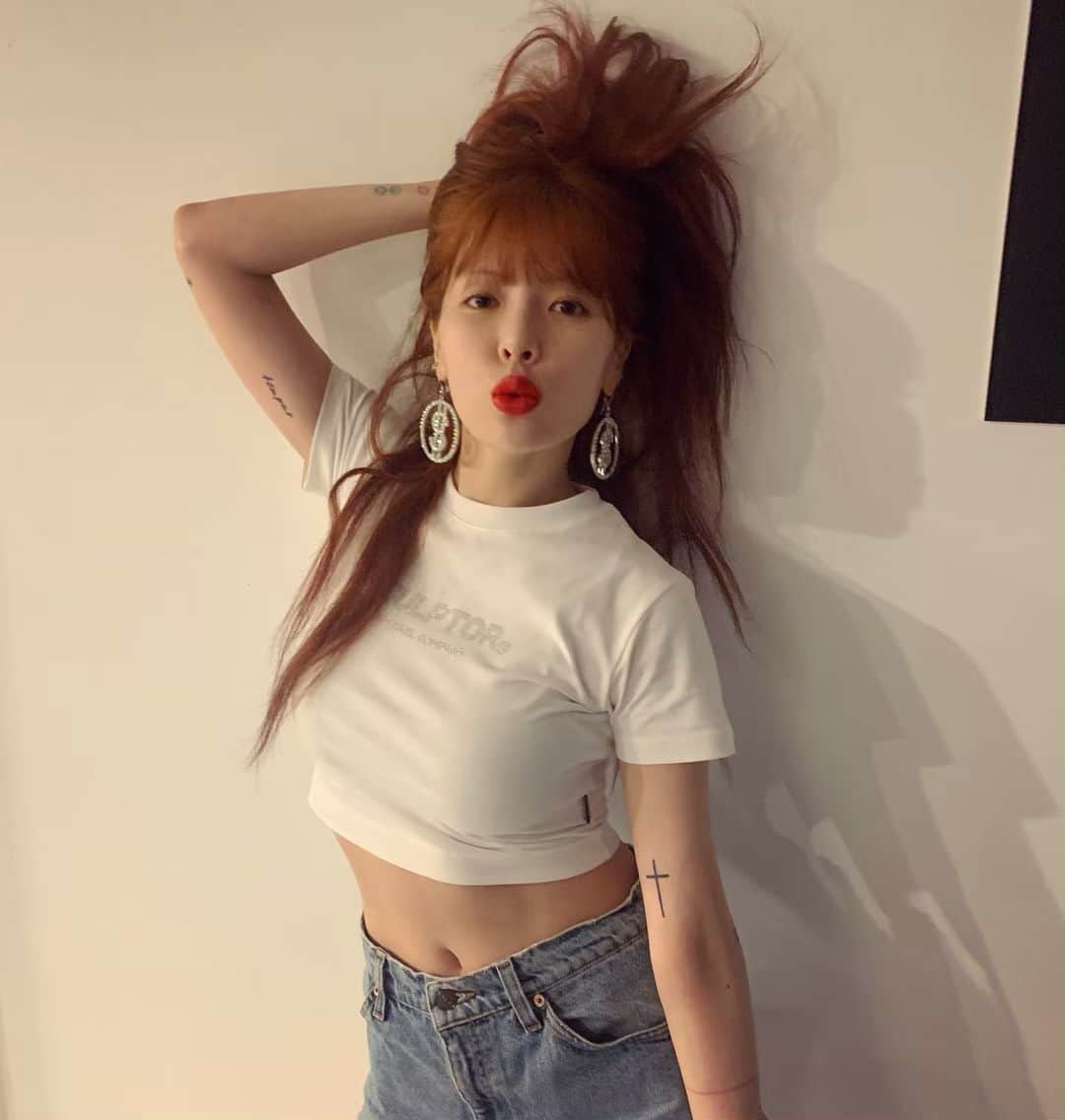 ヒョナ さんのインスタグラム写真 - (ヒョナ Instagram)「💜💜💜💜」6月13日 19時44分 - hyunah_aa