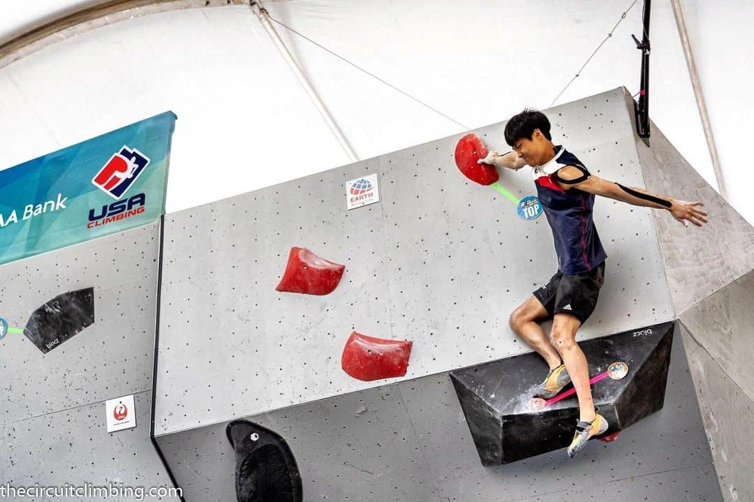 チョン・ジョンウォンさんのインスタグラム写真 - (チョン・ジョンウォンInstagram)「Keep concentrating until match the Top hold 🔝 📸 @thecircuitclimbing 🙏 @adidas @adidasterrex  #adidas #adidasterrex #ifscwc」6月13日 19時55分 - chonjongwon96