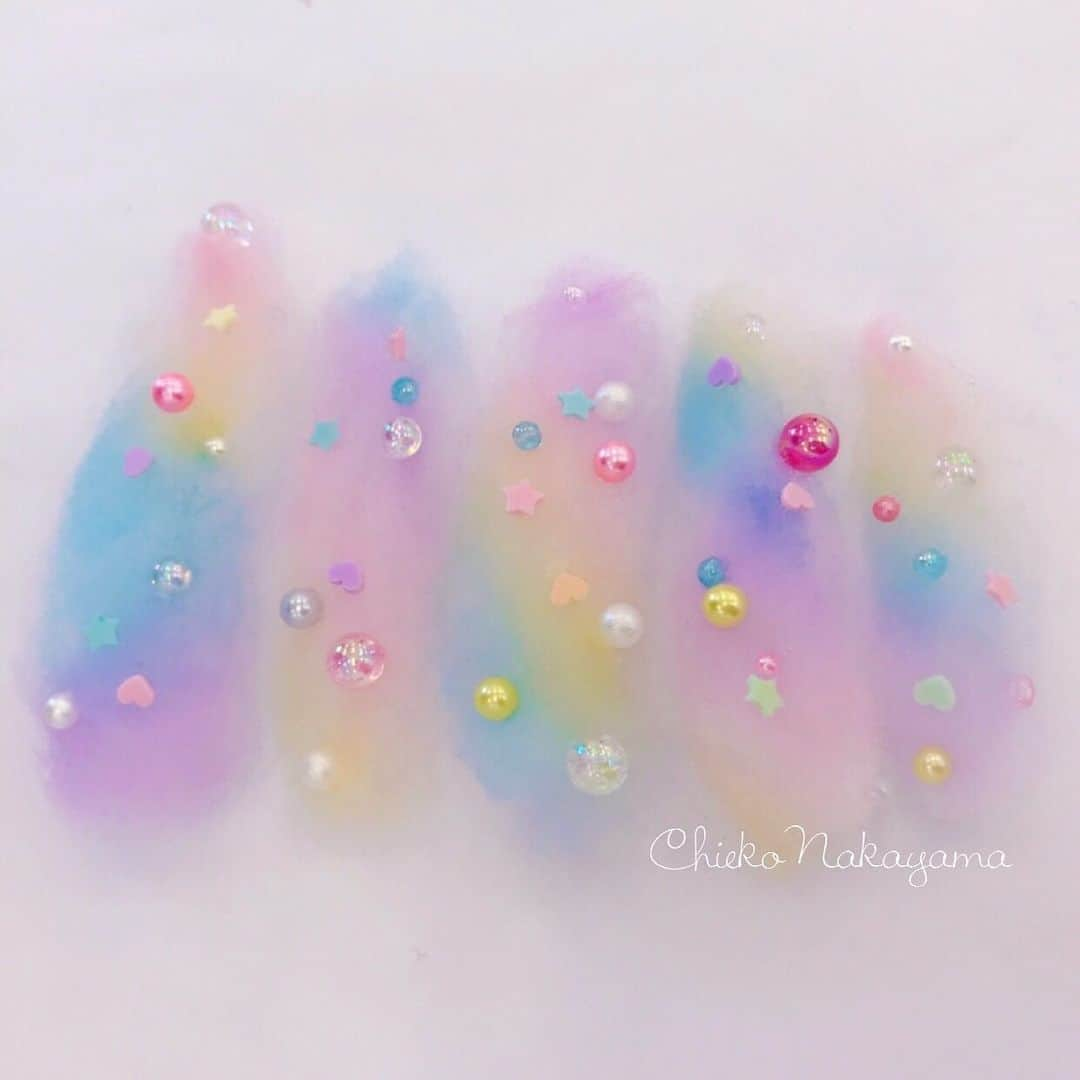 なかやまちえこさんのインスタグラム写真 - (なかやまちえこInstagram)「NAIL MAX 4月号掲載ネイル #nail #nails #nailart #ネイル #美甲 #ネイルアート  #clou #nagel #ongle #ongles #unghia #japanesenailart #manucure #네일 #젤네일 #네일아트 #네일리스트 #japanesenails #manicurist #gelnails #longnails #レインボーネイル #わたあめネイル #レインボーわたあめ #rainbownails #nailmax」6月13日 20時15分 - chiekonakayama