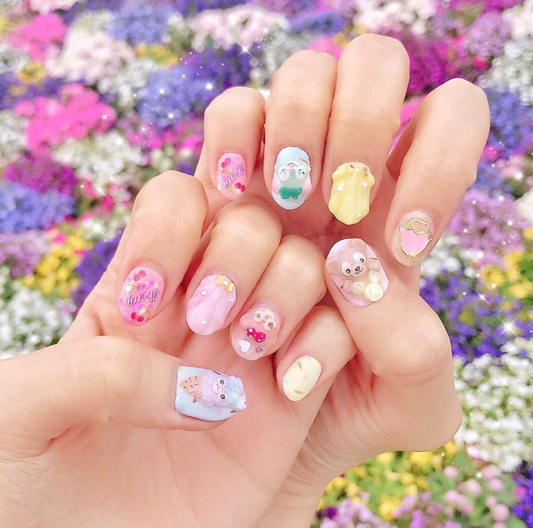 たんりいさんのインスタグラム写真 - (たんりいInstagram)「. . @maikalipine_nail 💅💕 . . ダッフィーのサニーファンイメージ でネイルしてもらったのっ🧸🍦🌈 かっわいすぎるよね！！💕💓💕💓 . . このネイルにしてからほんとに みんなに褒められる〜☺️💕クオリティ 高いし隠れミッキーいるし🐭💓 (ダッフィの下に隠れミッキーがいた😳) . . 次何にしようかな〜〜😍💕 . . #nail #nailstagram #3dnail #disneynail #artnail #ダッフィーネイル #ダッフィーフレンズネイル #ネイル #3dネイル #ディズニーネイル #アートネイル #たんりいネイル」6月13日 20時16分 - tanrii97