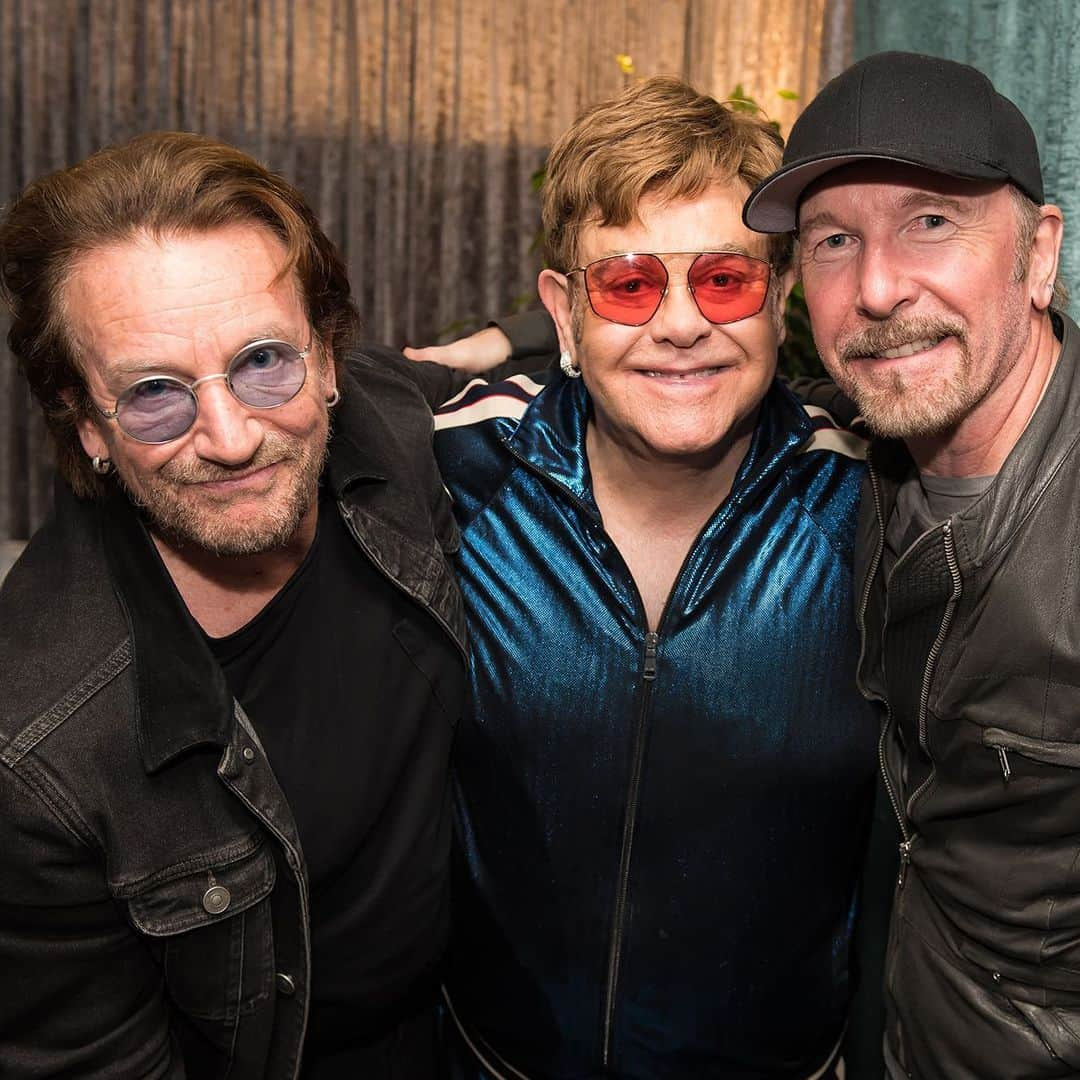 エルトン・ジョンさんのインスタグラム写真 - (エルトン・ジョンInstagram)「Thanks for stopping by my gig in Dublin last night, @u2. Love you guys ❤️ #EltonFarewellTour 📷: @bengibsonphoto」6月13日 20時08分 - eltonjohn