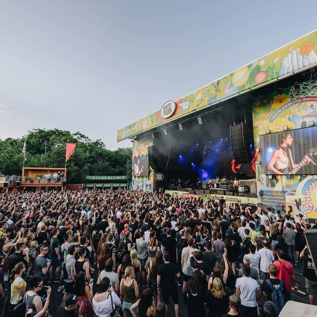 ジー・ヘイルさんのインスタグラム写真 - (ジー・ヘイルInstagram)「@budapestpark #hungary @judyhwon」6月13日 20時19分 - officiallzzyhale