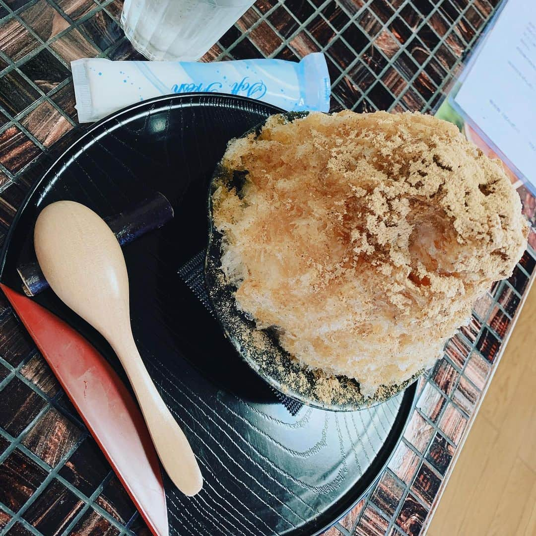 HIROさんのインスタグラム写真 - (HIROInstagram)「つぶらカフェのカキ氷・・・メチャクチャ美味い！！ #和歌山 #加太 #つぶらカフェ #カフェ #カキ氷」6月13日 20時33分 - hiro19770420