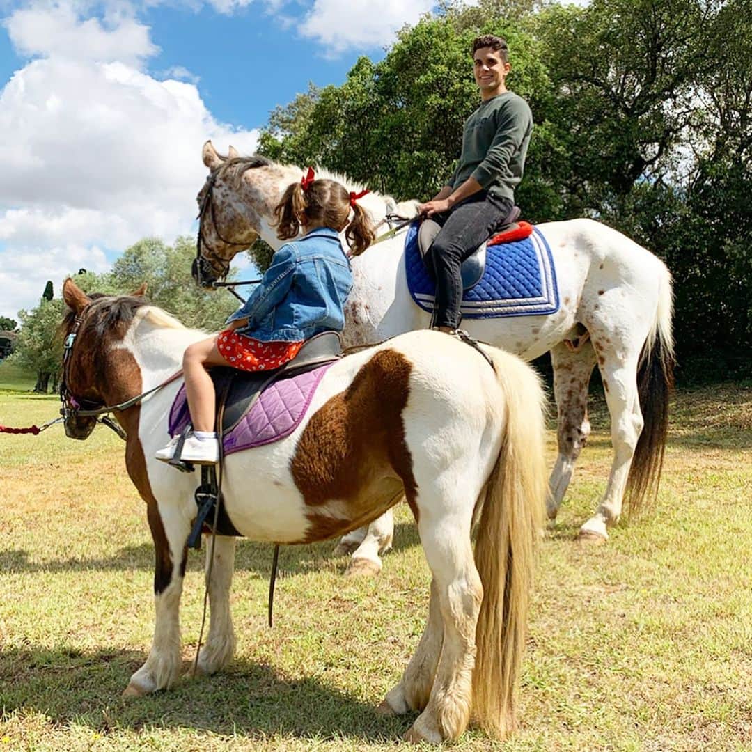 マルク・バルトラさんのインスタグラム写真 - (マルク・バルトラInstagram)「“Los caballos inspiran felicidad, fuerza, libertad y honestidad. Valores indispensables para progresar en la vida”. 🐎😍 #Horse #love #holidays」6月13日 21時08分 - marcbartra