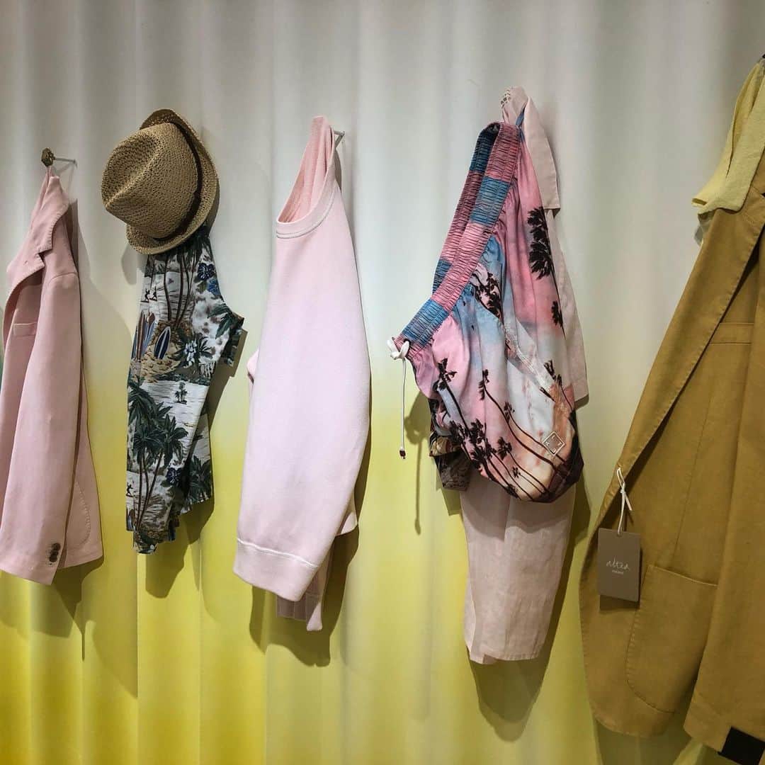 アルテアのインスタグラム：「SS20SORBETMOOD  #alteamilano #pittiuomo #summer #sorbetcolors #cool #mood #photooftheday #fashion #instagood」