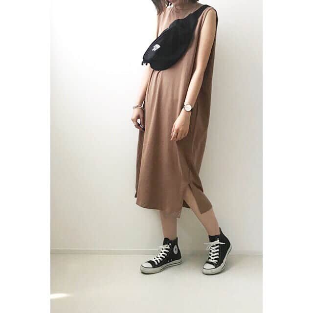 minminmaaaさんのインスタグラム写真 - (minminmaaaInstagram)「・ ・ GU購入品🌟 #iラインワンピース ・ 梅雨寒でなかなか着れなくてやっと😊💓 きれいめとカジュアルで着回し👗 ・ ・ ワンピース @gu_for_all_  カーディガン @gu_global  キャップ @agnesb_officiel  バッグ @thenorthface  @zara  時計 @danielwellington  サンダル @tkees  @converse_jp ・ ・ ・ サイズなど詳細はblogに書きます📝 ・ ・ ・ #ママコーデ #ママファッション #プチプラコーデ#シンプルコーデ#コーディネート#着回しコーデ #大人カジュアル#お洒落さんと繋がりたい #locari #mamagirl  #uniqlo#gu#gumania #ザラ#ザラジョ #gu_for_all #ユニクロ#tkees #thenorthface」6月13日 21時20分 - minminmaaa