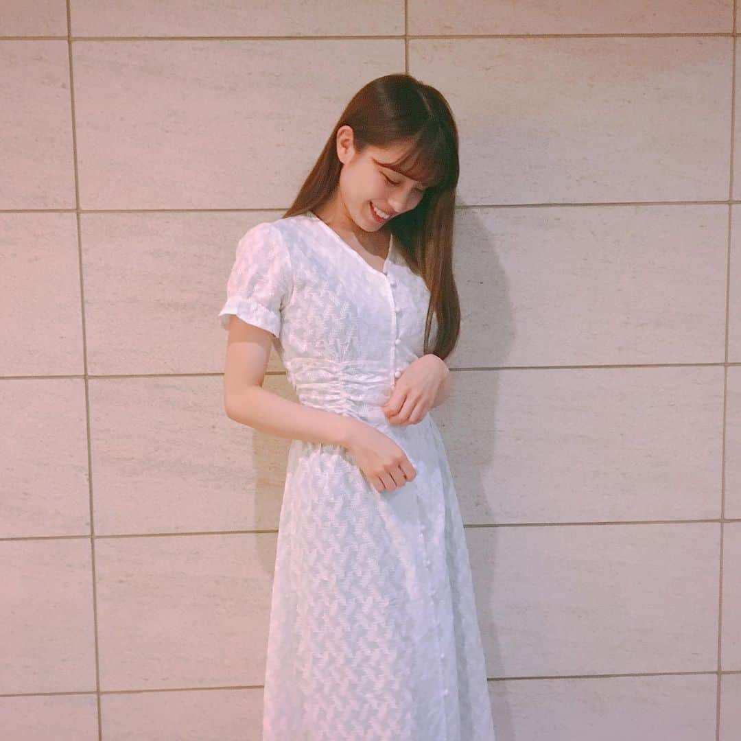 小嶋菜月さんのインスタグラム写真 - (小嶋菜月Instagram)「私服👗 . . 女性らしさがでて 形が可愛いワンピース💗 . @u_dresser . . . 今は毎日お稽古してて お化粧も髪の毛も手抜き女子❤︎ . . だから、せめて可愛いお洋服着て 気分と女子力あげてます👶♥️ . . 6/19から23日まで ミュージカル ハッピーマーケットに出演しているので みなさんっ是非いらしてください❤️ . . #私服 #洋服 #ワンピース #ミュージカル #舞台 #ハッピーマーケット #新宿 #スペースゼロ」6月13日 21時25分 - kojimanatsuki_offical