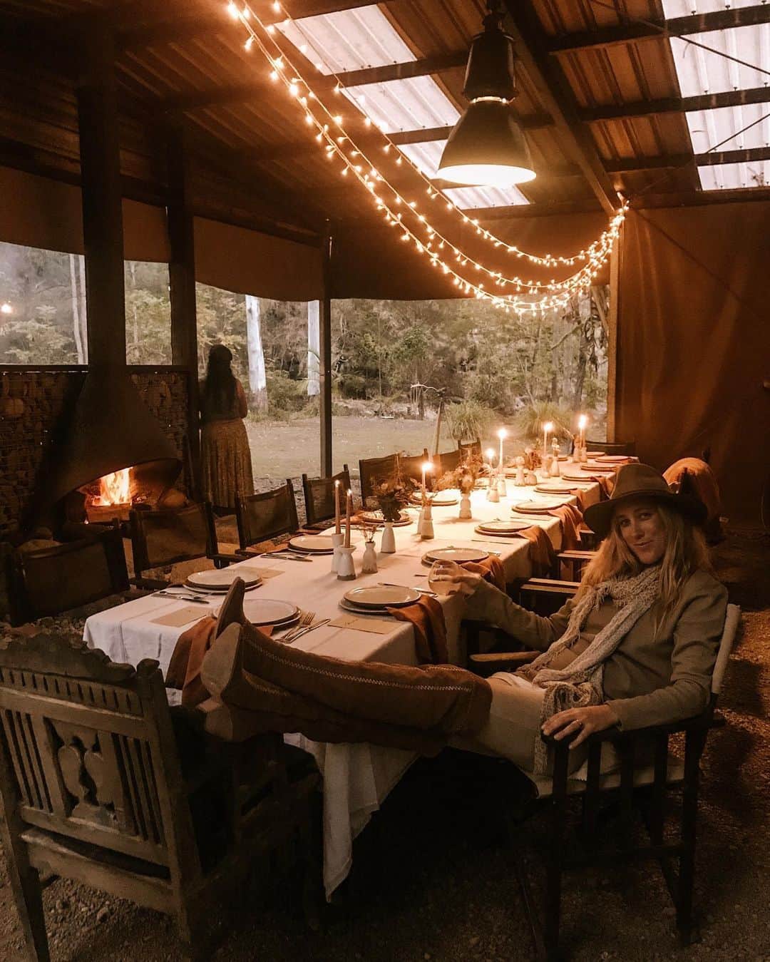 SPELLさんのインスタグラム写真 - (SPELLInstagram)「What a night ~ beautiful dinner and beautiful conversations! I feel so at home in the bush 🌾 thank you @nightfallcamp for making us the most amazing local food and to @theclimatecouncil for leading amazing conversations and educating everyone on #climatechange over the past couple of days. We’ve all learned so much, and are so glad to be working with @theclimatecouncil as part of our @1percentftp membership! 🌿🏕 📷 @deadeastbarco」6月13日 21時35分 - spell
