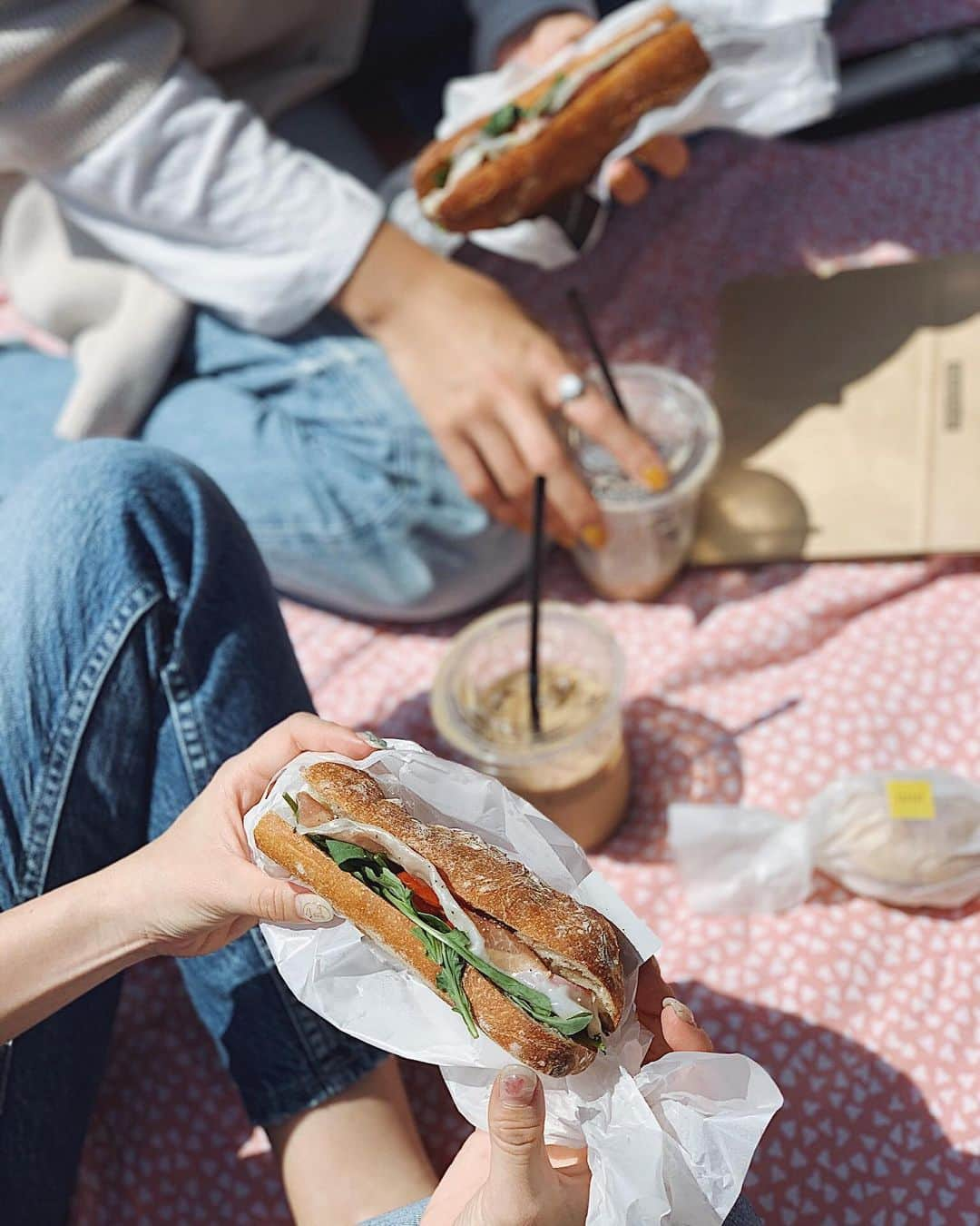 C A F E L O V E Rさんのインスタグラム写真 - (C A F E L O V E RInstagram)「CAMELBACK RICH VALLEY// 代々木公園 ㅤ ☑︎サンドイッチ ¥700〜 ㅤ ☕️#CAMELBACKRICHVALLEY#キャメルバックリッチバレー 📍#yoyogi#代々木公園  撮影する際は、他のお客様、カフェにご迷惑がかからないようご配慮をお願いします。 素敵なcafe timeを♡」6月13日 21時31分 - _cafelover_