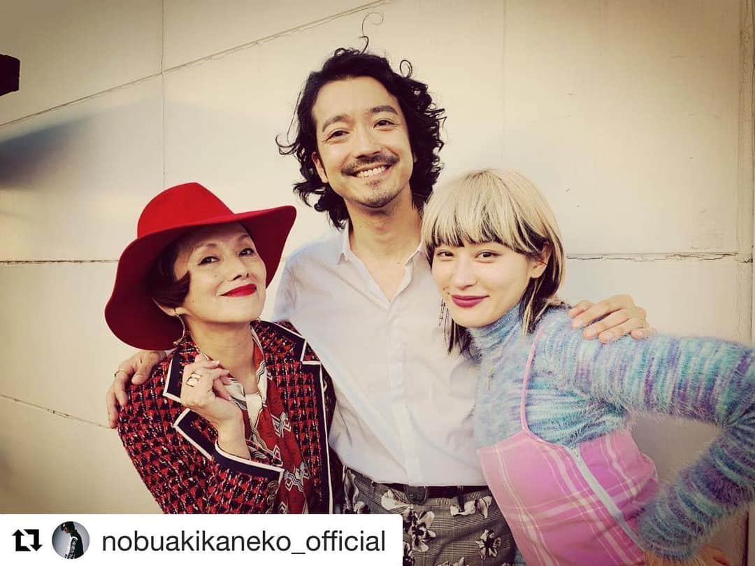 Netflix Japanさんのインスタグラム写真 - (Netflix JapanInstagram)「#Repost @nobuakikaneko_official with @get_repost ・・・ 本日も撮影は快調！ 素晴らしい共演の皆様と。 勇気ある魂に触れると些細な事が吹き飛びます。 ありがとう。  @mari_natsuki  @kom_i_jp  @ninagawamika  @netflixjp  #金子ノブアキ#nobuakikaneko」6月13日 21時33分 - netflixjp