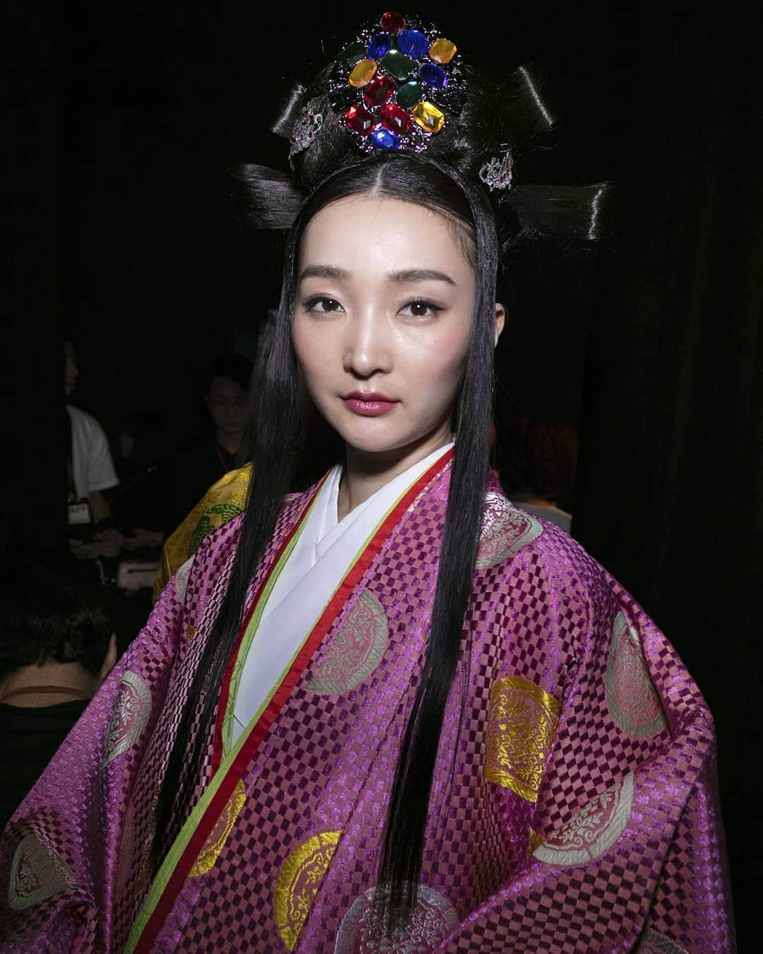 資生堂 さんのインスタグラム写真 - (資生堂 Instagram)「Fashion Cantata from KYOTO 平安幻想―INVISIBLE KYOTO  #hair and #makeup  @shiseido_hma @yumiko.kamada #fashioncantata #マークジェイコブス #shiseidohma #簪#noborushionoya #kyoto #japan #kimono #backstagemakeup#backstagehairstyle  #fashion #fashionphotography  @shiseido @shiseidopro_jpn  #shiseidoprofessional」6月13日 21時45分 - shiseido_hma