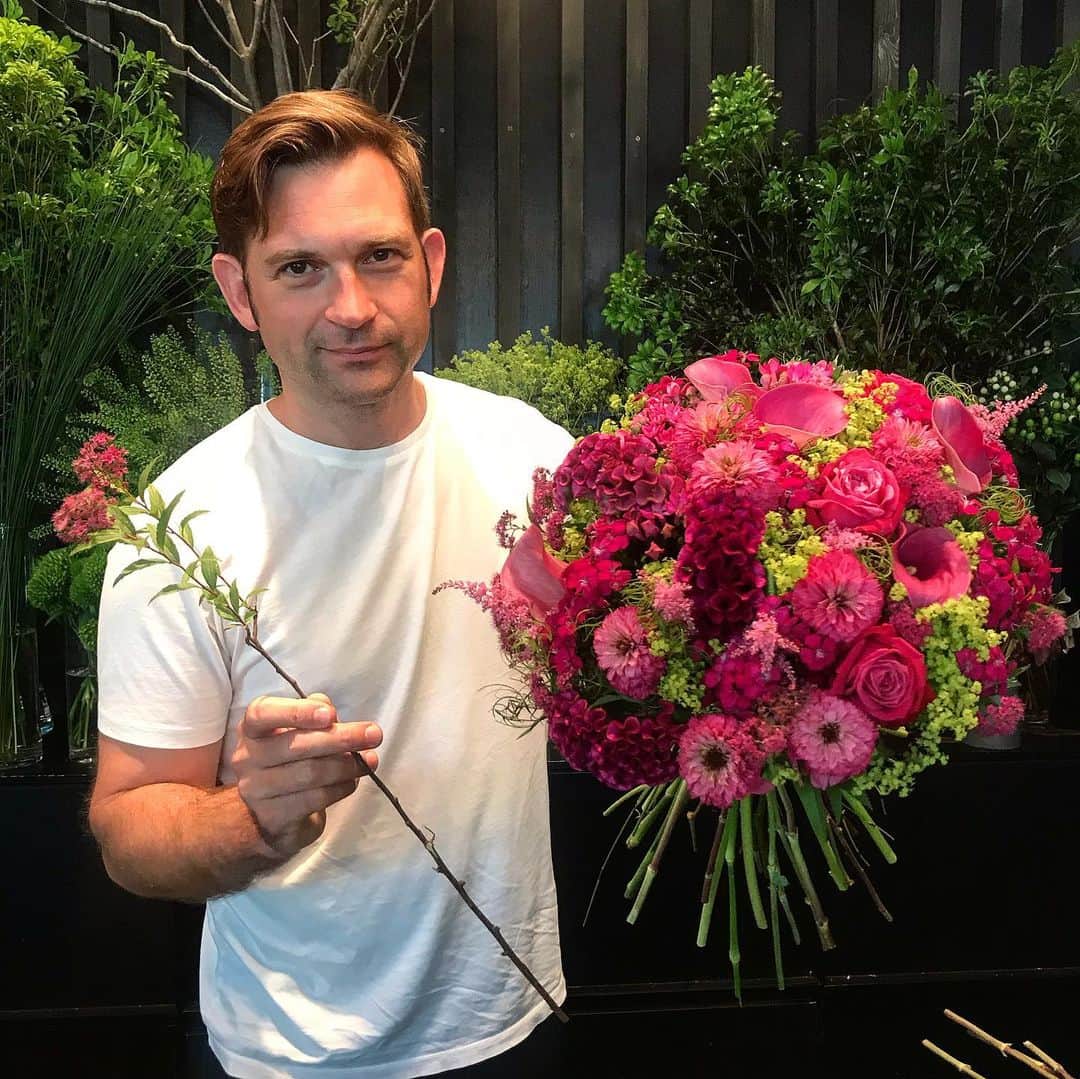ニコライ・バーグマン・フラワーズ＆デザインさんのインスタグラム写真 - (ニコライ・バーグマン・フラワーズ＆デザインInstagram)「Pink bouquet at our Minami Aoyama Flagship Store. #bouquet #nicolaibergmann #ニコライバーグマン #ブーケ」6月13日 22時19分 - nicolaibergmann