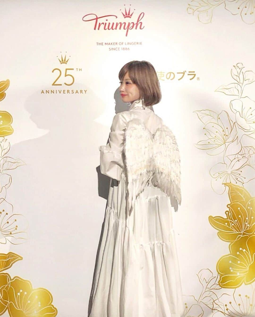 都築青空さんのインスタグラム写真 - (都築青空Instagram)「トリンプ 天使のブラ®  25th ANNIVERSARY PARTY . . トリンプの天使のブラ25周年パーティーに ご招待いただきました🌹♡@triumph_japan . . 普段から愛用している天使のブラシリーズ👙 脇の肉をぐいっと寄せてくれて ハリのある綺麗なバストラインを 作ってくれるので本当にお気に入り😌❤︎ . . ドレスコードは"天使"👼 天使をイメージした会場も とっても可愛かった💓 . .  #天使のブラ25周年#triumphlingerie #PR #下着 #ランジェリー #ブラ #lingerie」6月13日 22時36分 - aozora723