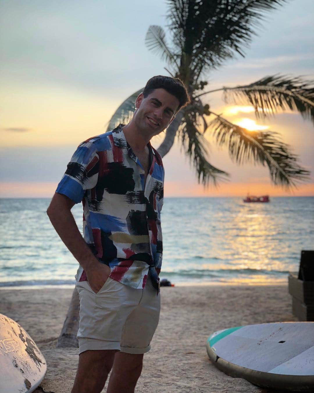 ハビエル・ラジャのインスタグラム：「Tao enamorao 🇹🇭🏝❤️」