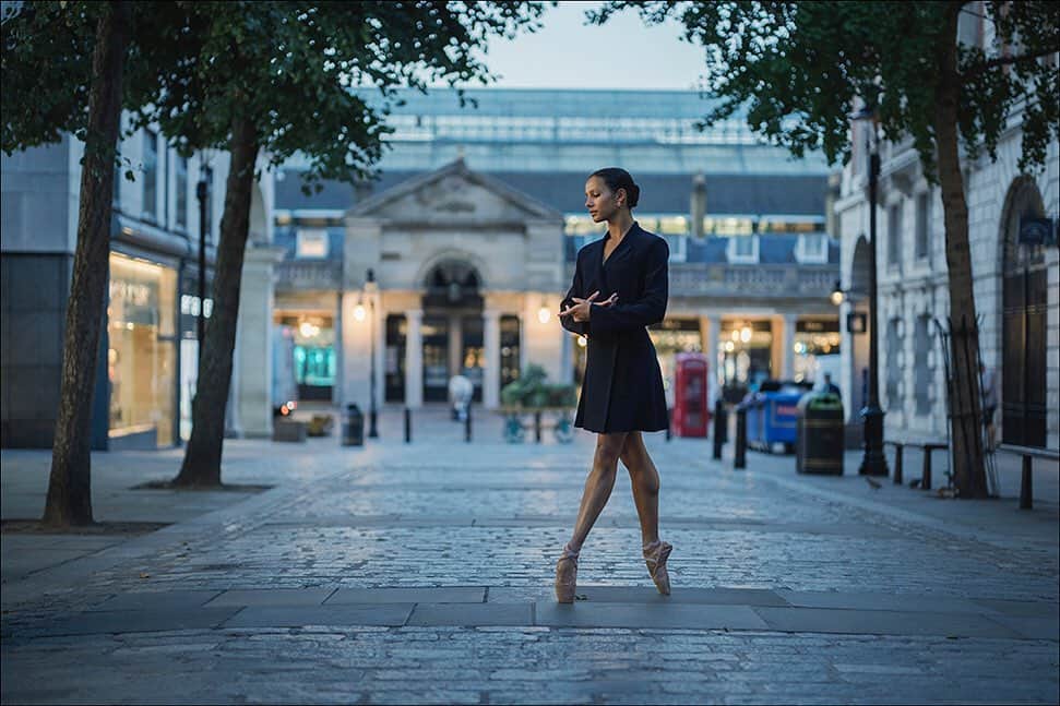 ballerina projectさんのインスタグラム写真 - (ballerina projectInstagram)「Francesca Hayward in Covent Garden London. #ballerina - @frankiegoestohayward #coventgarden #royaloperahouse #london #ballerinaproject #ballerinaproject_ #ballet #dance #pointe #francescahayward  With the upcoming conclusion of the Ballerina Project limited edition prints will be only available for purchase until the beginning of July 2019. Link is in our Instagram profile to purchase one today.  The Ballerina Project book is now available for pre-order. Go to @ballerinaprojectbook for pre-order link and info. #ballerinaprojectbook」6月13日 22時51分 - ballerinaproject_