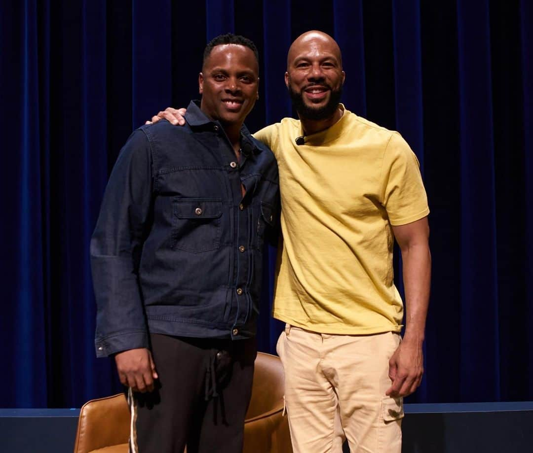 コモンさんのインスタグラム写真 - (コモンInstagram)「#LetLove: It was an enlightening and inspiring fireside chat with Pastor @ToureRoberts in LA earlier this week centered around God's Love, self-love, vulnerability and more. Thank you to everyone who came out. Photos by @PhotosbyRome.」6月13日 22時59分 - common