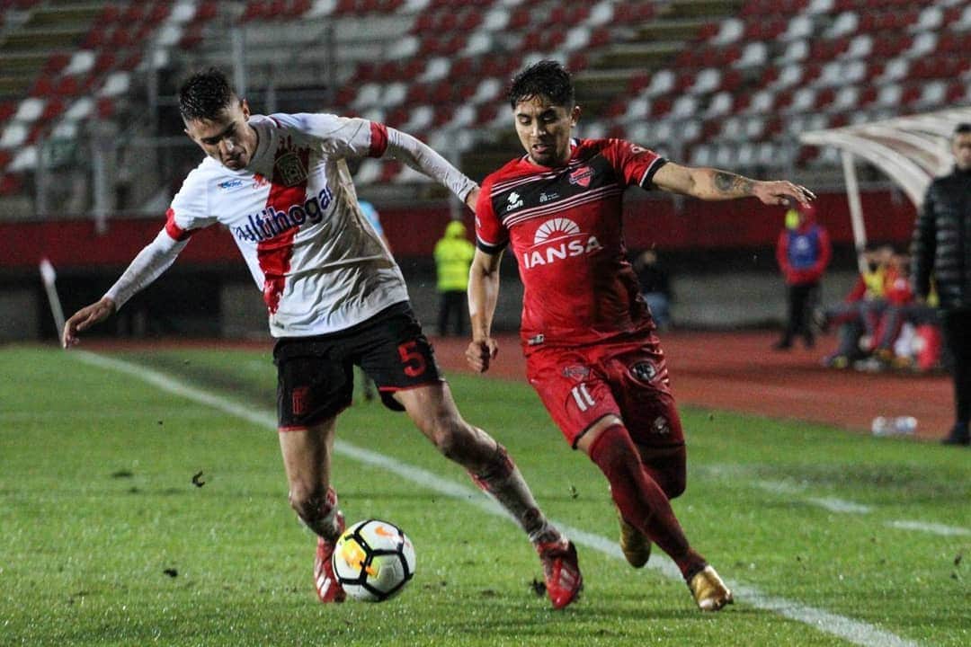 サッカー チリ代表チームさんのインスタグラム写真 - (サッカー チリ代表チームInstagram)「En el estadio La Granja 🏟, @nublensesadp venció como visitante a @cdpcuricounido por 2-1 (ida 0-1) en la segunda fase vuelta de la #CopaChileMTS. . . Este resultado llevó la definición a los lanzamientos penales en Curicó, donde los de Chillán ganaron por 4-2 y avanzaron a los octavos de final. . . 📸Fotografías: Felipe Venegas / Comunicaciones @nublensesadp」6月13日 23時10分 - campeonatochi