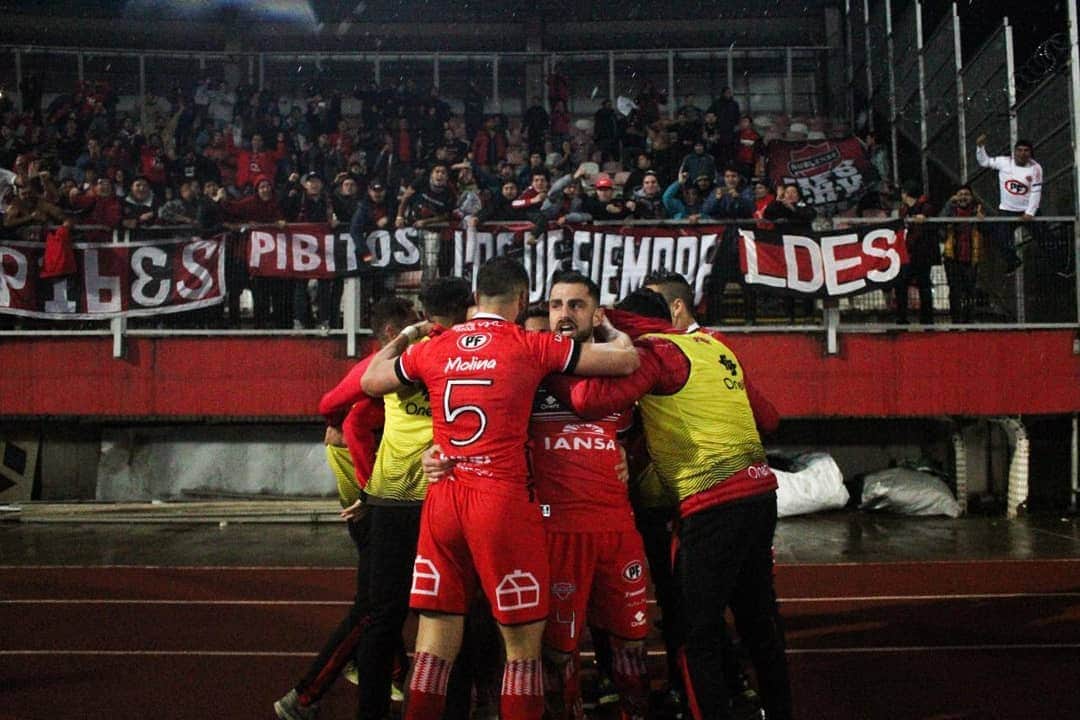 サッカー チリ代表チームさんのインスタグラム写真 - (サッカー チリ代表チームInstagram)「En el estadio La Granja 🏟, @nublensesadp venció como visitante a @cdpcuricounido por 2-1 (ida 0-1) en la segunda fase vuelta de la #CopaChileMTS. . . Este resultado llevó la definición a los lanzamientos penales en Curicó, donde los de Chillán ganaron por 4-2 y avanzaron a los octavos de final. . . 📸Fotografías: Felipe Venegas / Comunicaciones @nublensesadp」6月13日 23時10分 - campeonatochi