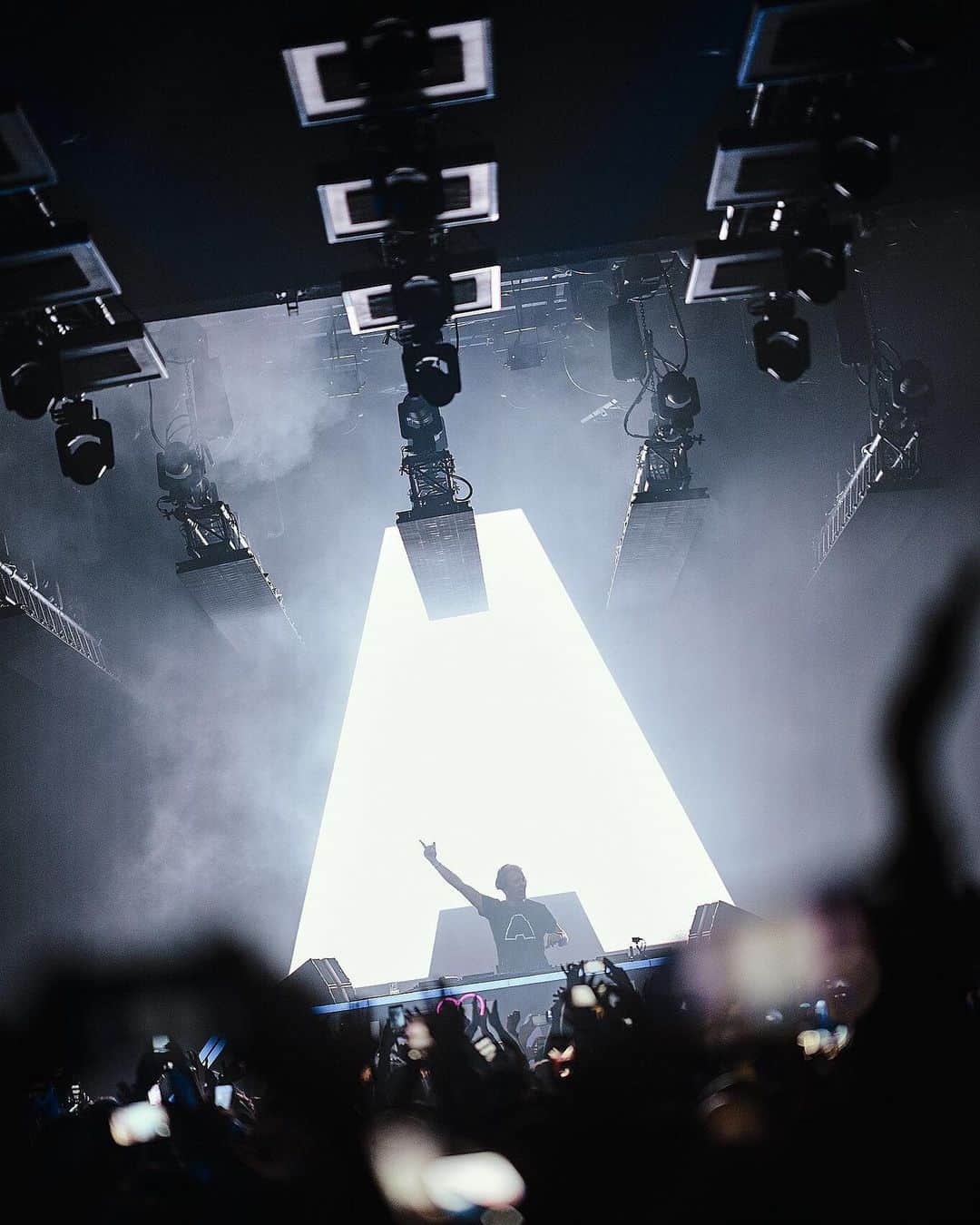 Armin Van Buurenさんのインスタグラム写真 - (Armin Van BuurenInstagram)「The opening party at @hiibizaofficial last night was insane! Thank you Ibiza!」6月13日 23時05分 - arminvanbuuren