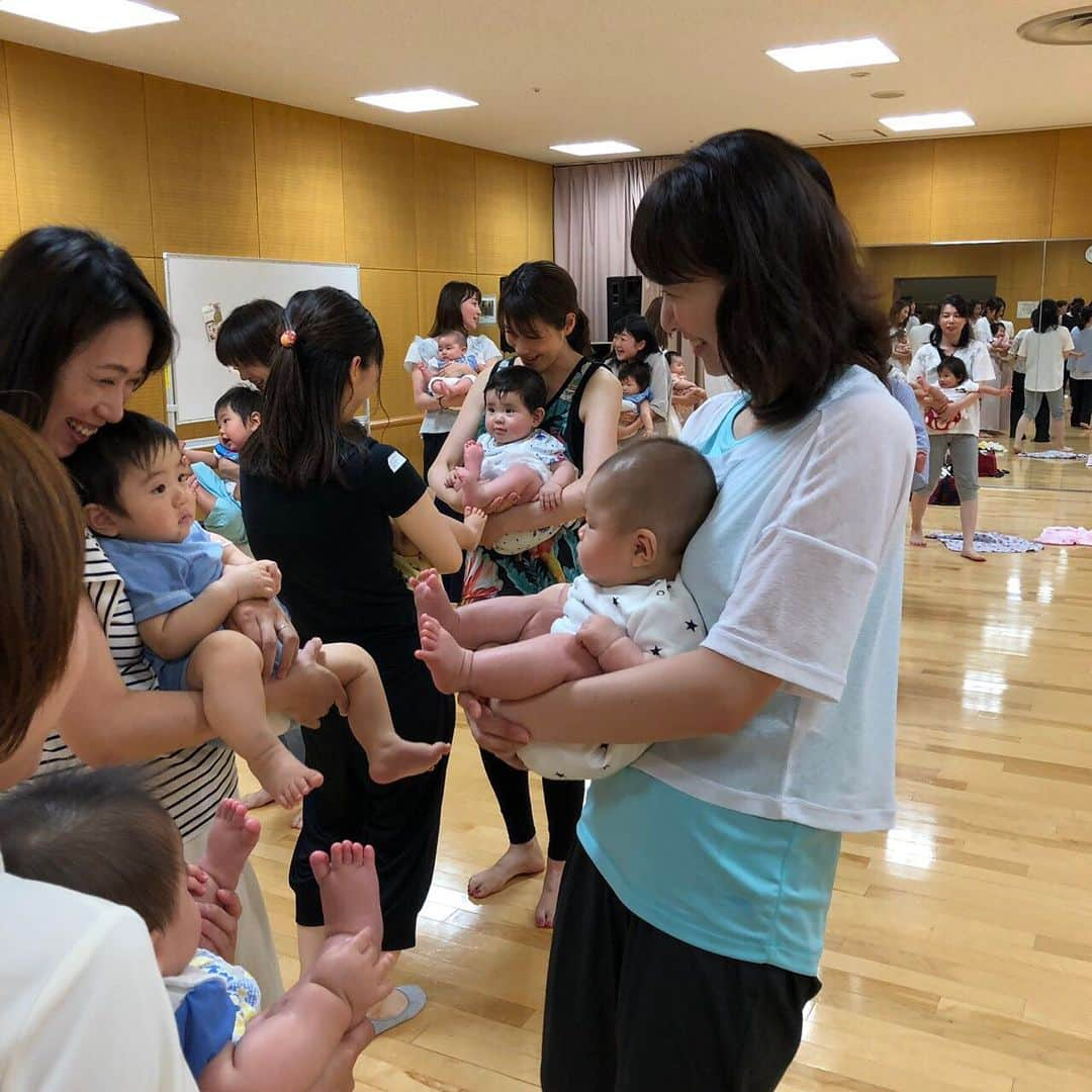 相沢まきさんのインスタグラム写真 - (相沢まきInstagram)「woman's ribbon @niigata_dream_lab の第2回イベントにお越し頂いた皆さん、本当にありがとうございました😊🙏 今回もとっても楽しかったです❤️ BSNの新海史子さんも参加してくれました😍 明日は15:46〜TeNY｟夕方ワイド 新潟一番！｠生放送、明後日は12:10〜BSN｟なじラテ｠生放送に出演します📺  #新潟 #ウマリボ #ウーマンズリボン #ちゅちゅはぐ #いろどりくらぶ」6月13日 23時07分 - maki_aizawa0414