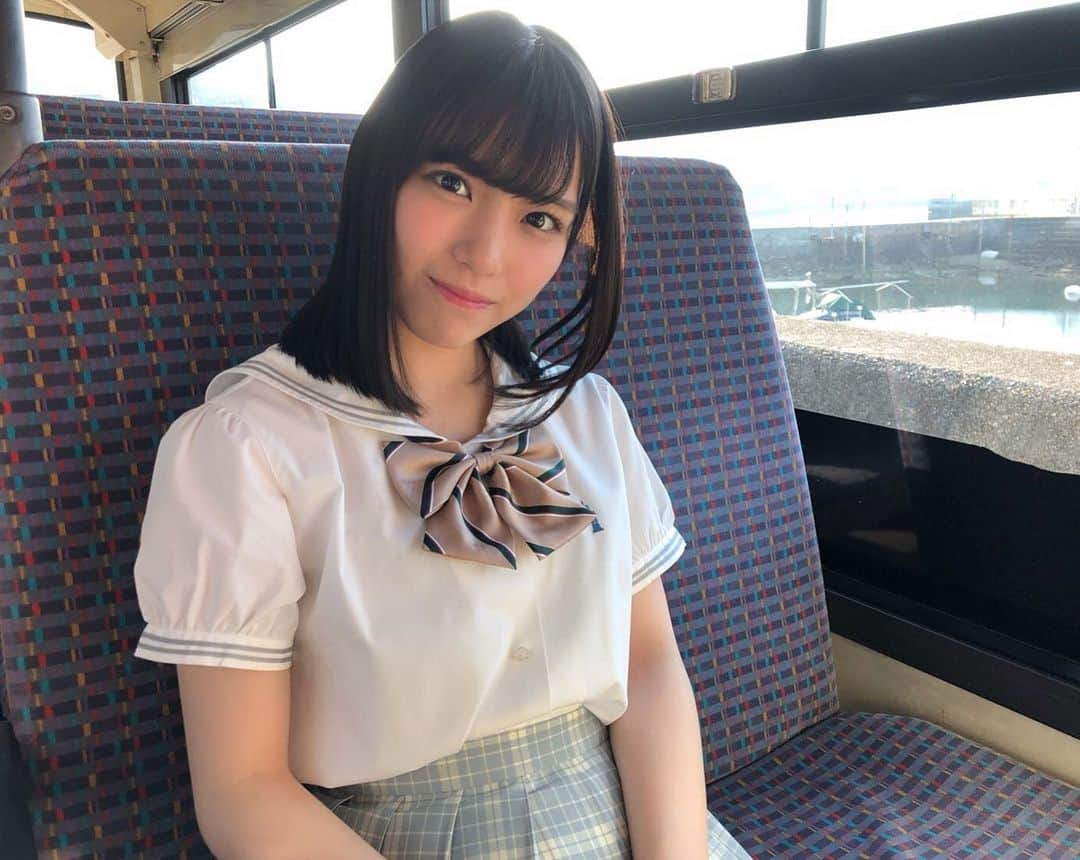 STU48さんのインスタグラム写真 - (STU48Instagram)「* 通学中の、ひなちゃん🚌🐥 * #STU48 #STU3rd #7月31日 #発売 #岩田陽菜 #オフショット」6月13日 23時08分 - stu48.official