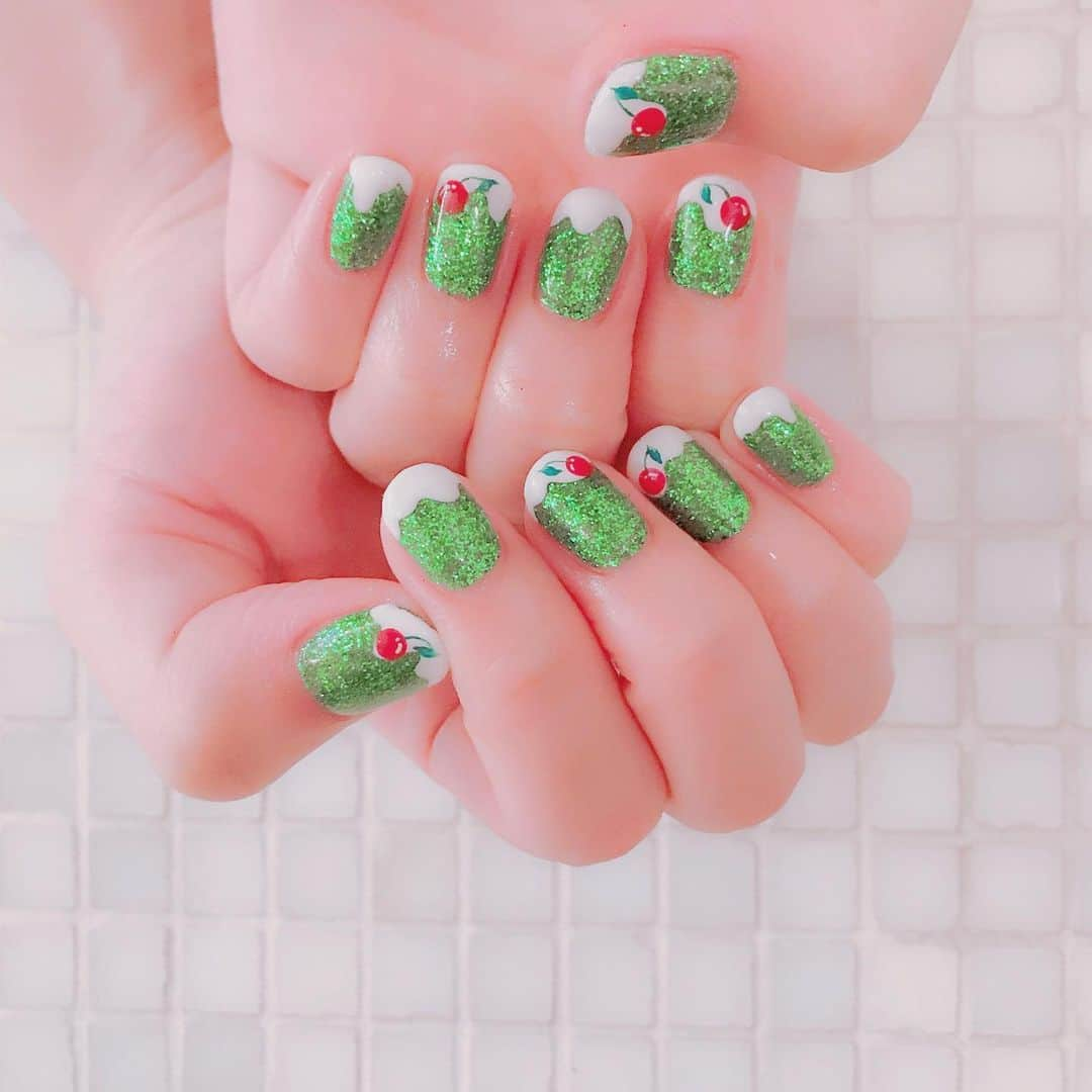 なかやまちえこさんのインスタグラム写真 - (なかやまちえこInstagram)「メロンソーダフロートネイル🍹 #nail #nails #nailart #ネイル #美甲 #ネイルアート  #clou #nagel #ongle #ongles #unghia #japanesenailart #manucure #네일 #젤네일 #네일아트 #네일리스트 #japanesenails #manicurist #gelnails #メロンソーダ #メロンソーダフロート ‪#DreamyMelts‬ #可恩 ちゃん」6月13日 23時18分 - chiekonakayama