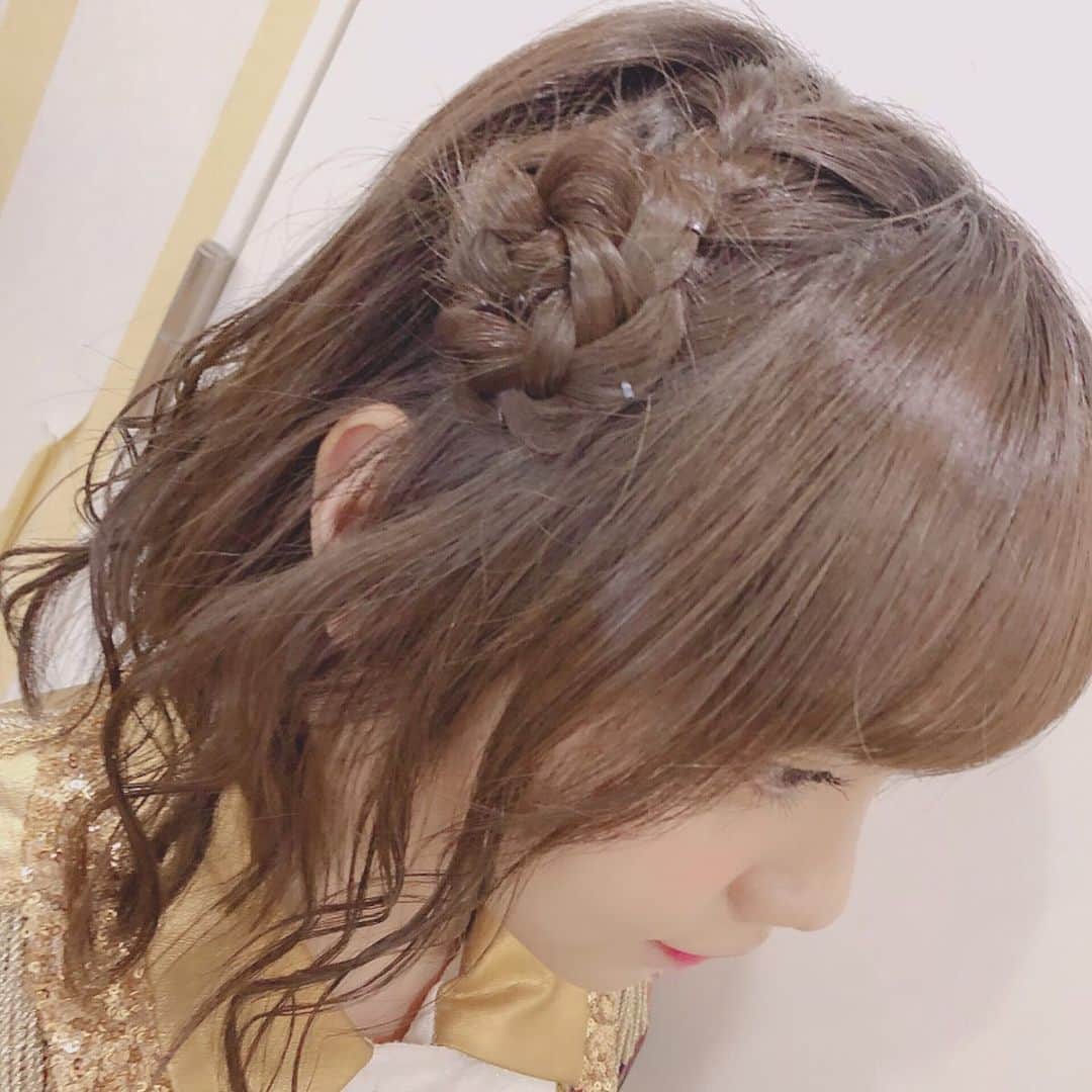 仲村和泉さんのインスタグラム写真 - (仲村和泉Instagram)「今日の髪型☺︎ . 詳しくは2枚目みてね☺︎☺︎ . #髪型  #ヘアアレンジ #アイドル」6月13日 23時21分 - izurin_0315