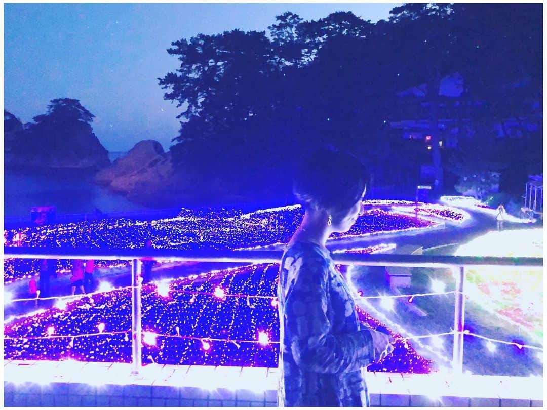 kainatsuさんのインスタグラム写真 - (kainatsuInstagram)「「ピンソバ出張生公開放送in西伊豆堂ヶ島」ライブゲストでした☺︎ 楽しかったなぁ！！ 見てくれた方、聴いてくれた方、本当にありがとう。(聴き逃した方はLet'sタイムフリー！) あたたかい会場の空気と波音のおかげで、歌もMCも終始リラックス。  1日の終わりにみんなの気持ちもほぐれたなら嬉しいです。 #pinsoba #kmix_life」6月13日 23時23分 - natsugram_life