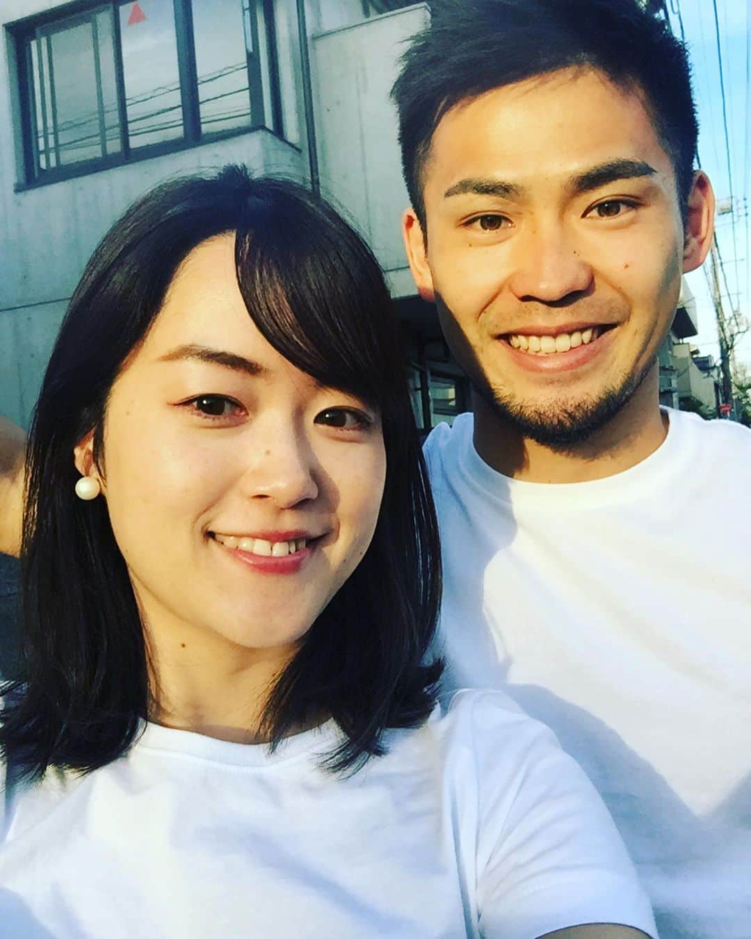 矢島倫太郎のインスタグラム：「先日、大学から7年半付き合った彼女と入籍しました。 4年間も遠距離の中待ってくれた彼女には感謝しかありません。  2人でドイツで頑張っていきます🤝🤝🤝🤝 #heiraten #ありがとう」