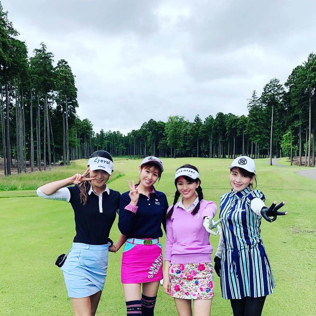 大河内美紗さんのインスタグラム写真 - (大河内美紗Instagram)「みーちゃん^_^みかちゃん^_^みゆねー^_^過ごしやすいお天気でよかった💚 #ladiesgolf #golfhotties #golfbabes #golflife #golfstagram #japanesegirl #model #lovegolf #girlswhogolf #cute #golfer #ゴルフ #ゴルフ大好き #golfholic #instagolf  #高尔夫球 #골프 #ゴルフコーデ  #ゴルフ #golf #instagolf #ゴルフ女子 #golfer #golfgirl #golflife #ladiesgolf #golfstagram #lovegolf」6月14日 10時16分 - misa_okochi