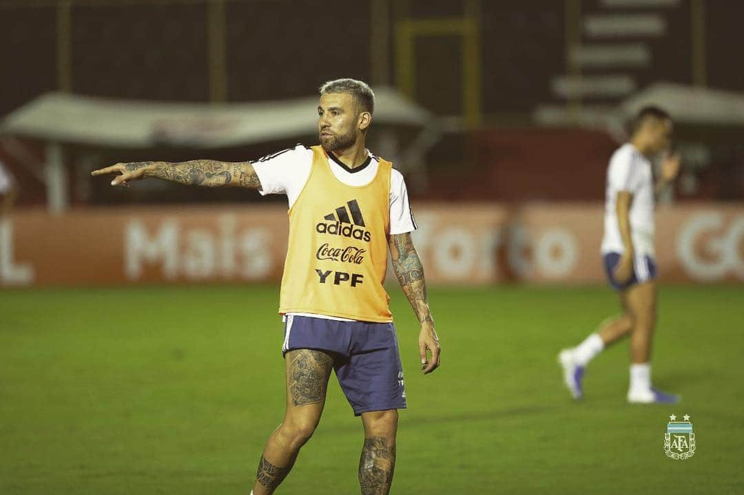 ニコラス・オタメンディさんのインスタグラム写真 - (ニコラス・オタメンディInstagram)「Cada vez falta menos @copaamerica seguimos con la preparación #vamosargentina 🇦🇷👊🏻 @afaseleccion」6月14日 8時53分 - nicolasotamendi30