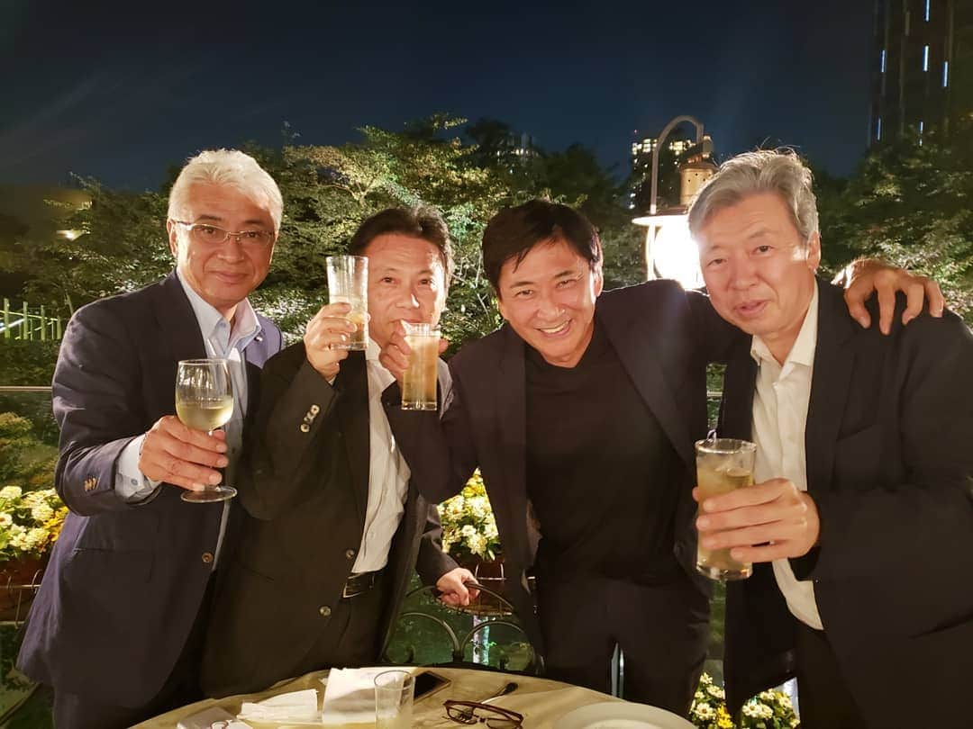 藤岡幸夫のインスタグラム：「昨日はエンターザミュージック(毎週土曜23:30～)でお世話になってる皆さんとイタリアンで諸々打ち合わせ。向かって右から番組を立ち上げて下さった現在はテレビ東京ダイレクトの島田常務、現在番組担当の澤田取締役、新たに担当して下さる久保田営業局長。怪しい四人組は同世代で楽しい。現在放送５年目。長寿番組目指してます。明日６月１５日(土曜)は先週に続きベルリオーズの幻想交響曲第２弾！自筆譜を紹介しながらその魅力に迫ります！」