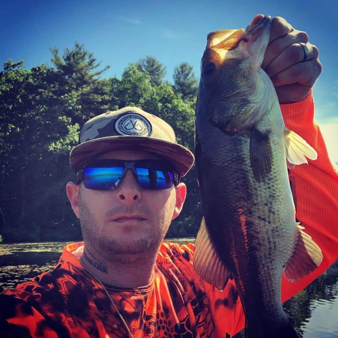 Filthy Anglers™さんのインスタグラム写真 - (Filthy Anglers™Instagram)「Wanted to feature some of our friends from Massachusetts today, hopefully cheer them up after that Bruins tough loss in Game 7 last night.  Team filthy members @baggin_bass @jsullivan337 @silkyfresh1 all found some fish this week, some with full bellies others look like they just emptied them out.  Congrats fellas, you are all Certified Filthy. www.filthyanglers.com  #fishing #catchandrelease #bassfishing #largemouthbass #getoutside #filthyanglers #fish #outside #trout #flyfishing #angler #anglerapproved #outdoors #teamfilthy #lakelife #salmon #trout #bigfish」6月14日 9時37分 - filthyanglers