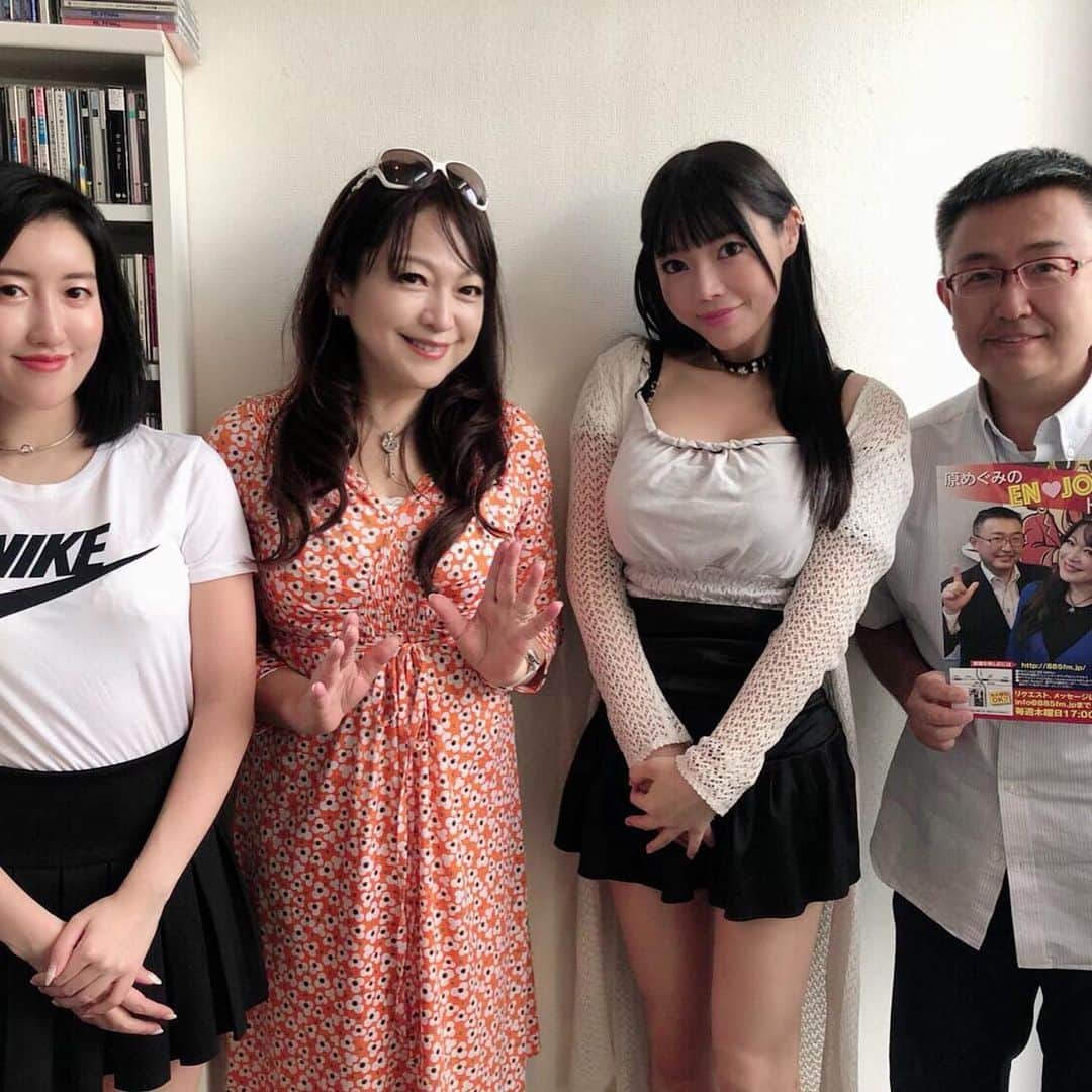 原めぐみさんのインスタグラム写真 - (原めぐみInstagram)「（原めぐみオフィシャル）5pcs photos レインボータウンFM【原めぐみのEN❤️JOYトーク】ゲストはグラビアアイドルユニット【ハニー&ムーン】さんのお二人でした❣️ みねりおちゃんは先週から引き続き今週も【有吉反省会】のひな壇にご出演されるそうですよ。それとお二人のDVD【蜜 月】が7/1に発売予定❣️ 🎱町田正プロの【わくわくビリヤード】では、「町田くんの世界」の話題etcでした^ ^ ご視聴&メッセージをありがとうございました😊  #みねりお  #月神まりな  #ハニー&ムーン #minepai  #レインボータウンfm #rainbowtownfm ﻿﻿ #原めぐみのenjoyトーク #megumihara  #原めぐみ  #酒井雅敏 ﻿﻿ #町田正  #ビリヤード  #生放送 ﻿ #ギャザリア深川 ﻿ #actor ﻿ #actoress﻿﻿﻿ #singer ﻿﻿﻿﻿﻿ #japanesesinger ﻿﻿﻿﻿ #japaneseactor﻿﻿﻿﻿﻿﻿﻿ #インフルエンサー ﻿﻿﻿﻿ #インスタ映え ﻿﻿﻿﻿ #インスタグラマー ﻿﻿﻿﻿ #いいねありがとう ﻿﻿﻿﻿ #フォロー ﻿﻿﻿﻿ @meguming.h」6月14日 9時37分 - meguming.h