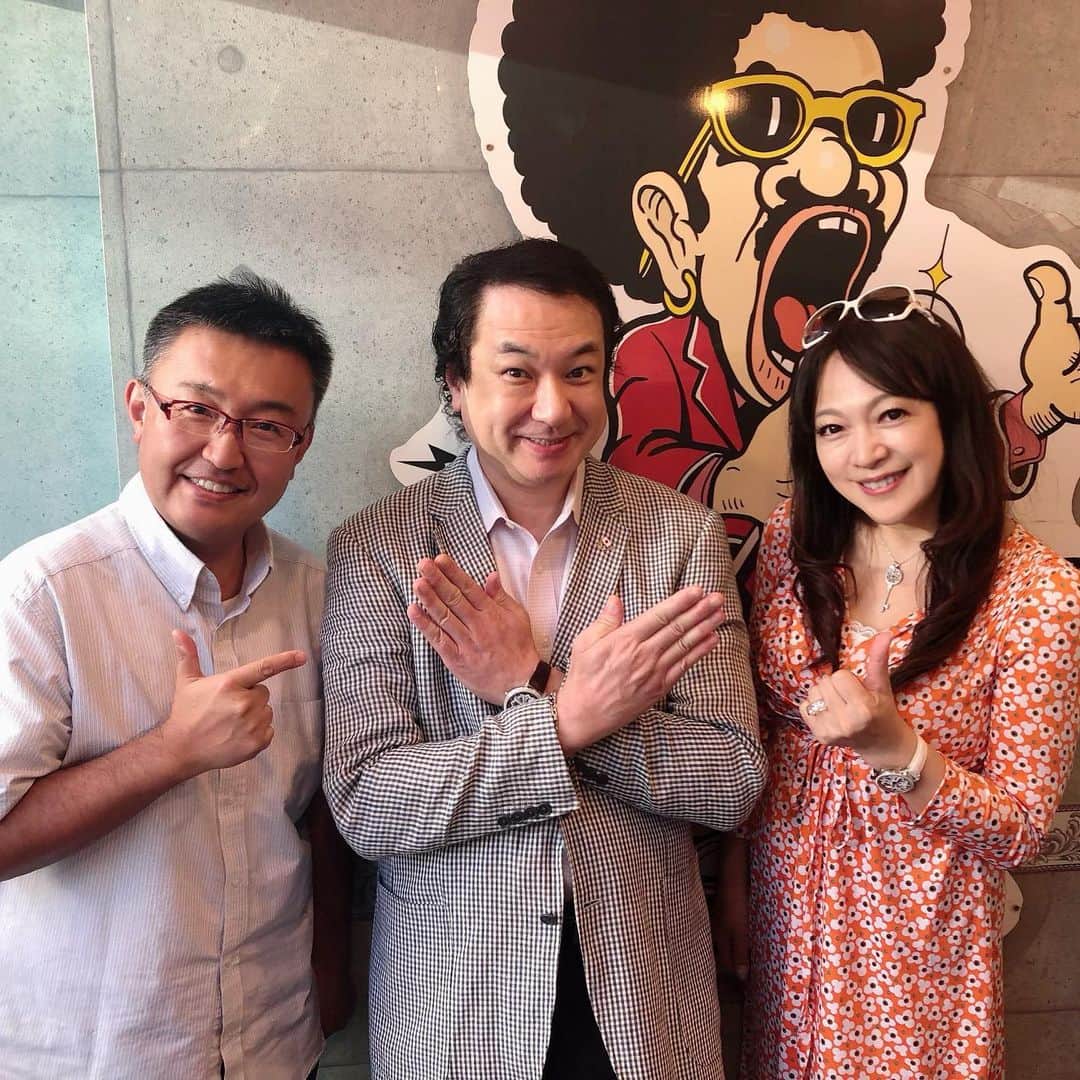 原めぐみさんのインスタグラム写真 - (原めぐみInstagram)「（原めぐみオフィシャル）5pcs photos レインボータウンFM【原めぐみのEN❤️JOYトーク】ゲストはグラビアアイドルユニット【ハニー&ムーン】さんのお二人でした❣️ みねりおちゃんは先週から引き続き今週も【有吉反省会】のひな壇にご出演されるそうですよ。それとお二人のDVD【蜜 月】が7/1に発売予定❣️ 🎱町田正プロの【わくわくビリヤード】では、「町田くんの世界」の話題etcでした^ ^ ご視聴&メッセージをありがとうございました😊  #みねりお  #月神まりな  #ハニー&ムーン #minepai  #レインボータウンfm #rainbowtownfm ﻿﻿ #原めぐみのenjoyトーク #megumihara  #原めぐみ  #酒井雅敏 ﻿﻿ #町田正  #ビリヤード  #生放送 ﻿ #ギャザリア深川 ﻿ #actor ﻿ #actoress﻿﻿﻿ #singer ﻿﻿﻿﻿﻿ #japanesesinger ﻿﻿﻿﻿ #japaneseactor﻿﻿﻿﻿﻿﻿﻿ #インフルエンサー ﻿﻿﻿﻿ #インスタ映え ﻿﻿﻿﻿ #インスタグラマー ﻿﻿﻿﻿ #いいねありがとう ﻿﻿﻿﻿ #フォロー ﻿﻿﻿﻿ @meguming.h」6月14日 9時37分 - meguming.h
