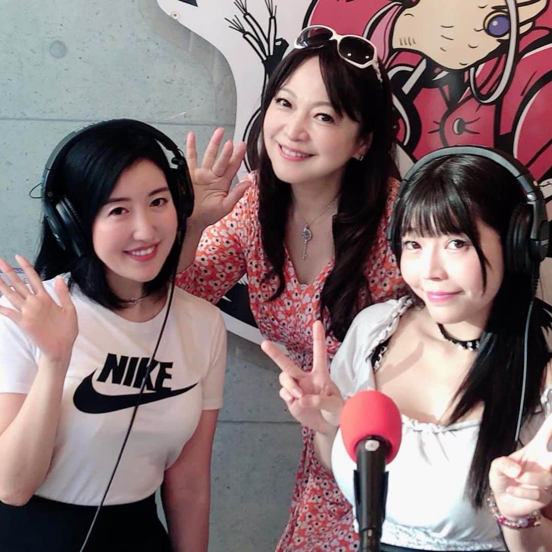 原めぐみさんのインスタグラム写真 - (原めぐみInstagram)「（原めぐみオフィシャル）5pcs photos レインボータウンFM【原めぐみのEN❤️JOYトーク】ゲストはグラビアアイドルユニット【ハニー&ムーン】さんのお二人でした❣️ みねりおちゃんは先週から引き続き今週も【有吉反省会】のひな壇にご出演されるそうですよ。それとお二人のDVD【蜜 月】が7/1に発売予定❣️ 🎱町田正プロの【わくわくビリヤード】では、「町田くんの世界」の話題etcでした^ ^ ご視聴&メッセージをありがとうございました😊  #みねりお  #月神まりな  #ハニー&ムーン #minepai  #レインボータウンfm #rainbowtownfm ﻿﻿ #原めぐみのenjoyトーク #megumihara  #原めぐみ  #酒井雅敏 ﻿﻿ #町田正  #ビリヤード  #生放送 ﻿ #ギャザリア深川 ﻿ #actor ﻿ #actoress﻿﻿﻿ #singer ﻿﻿﻿﻿﻿ #japanesesinger ﻿﻿﻿﻿ #japaneseactor﻿﻿﻿﻿﻿﻿﻿ #インフルエンサー ﻿﻿﻿﻿ #インスタ映え ﻿﻿﻿﻿ #インスタグラマー ﻿﻿﻿﻿ #いいねありがとう ﻿﻿﻿﻿ #フォロー ﻿﻿﻿﻿ @meguming.h」6月14日 9時37分 - meguming.h