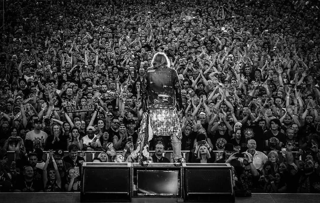 Guns N' Rosesさんのインスタグラム写真 - (Guns N' RosesInstagram)「Nightrain presale for Estadio Jalisco show, Oct 18 in Guadalajara, MX is open now!」6月14日 1時17分 - gunsnroses
