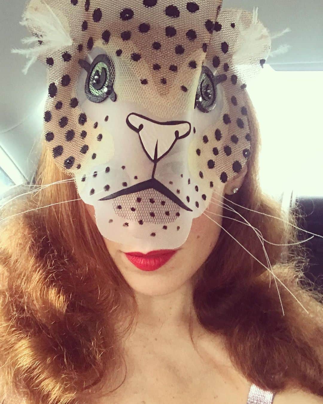 のインスタグラム：「#AnimalBall2019 🐆🐆🐆 Thank you @adelemildred for making these beautiful handmade leopard masks for @charlotteolympiabrand 🐆🐆🐆 always love when we collaborate xxx」