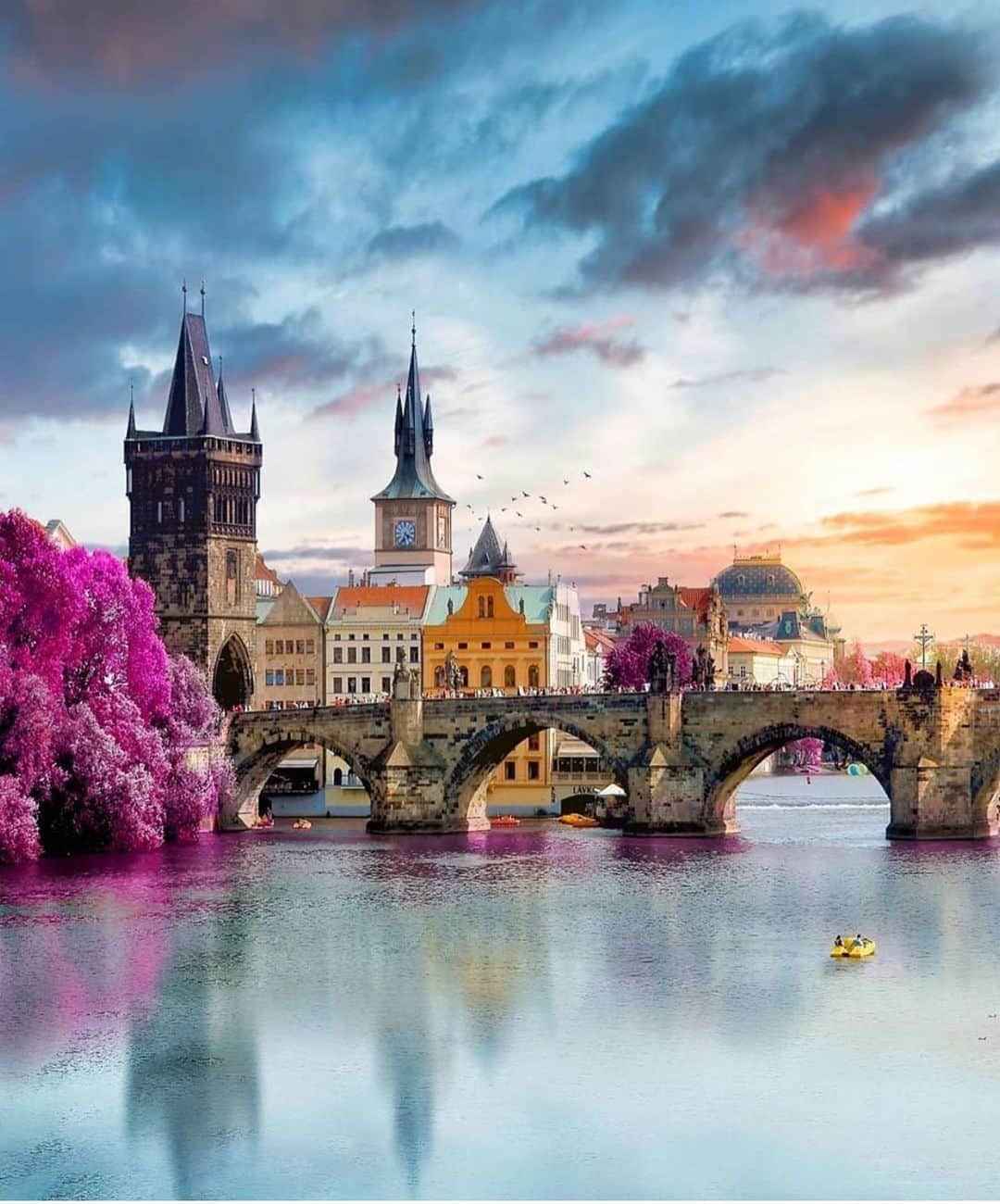 Wonderful Placesさんのインスタグラム写真 - (Wonderful PlacesInstagram)「Prague ✨💖💖💖✨ . Picture by ✨✨@momentsofgregory✨✨ #wonderful_places for a feature 💖」6月14日 1時46分 - wonderful_places