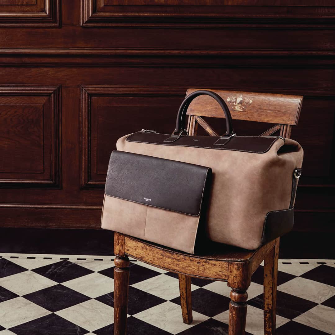 ハケットのインスタグラム：「This Father's day, show appreciation for the man who showed you the ways of the world with our range of carefully curated Hackett Mayfair leather gifts. #Hackett #HackettMayfair #FathersDay」