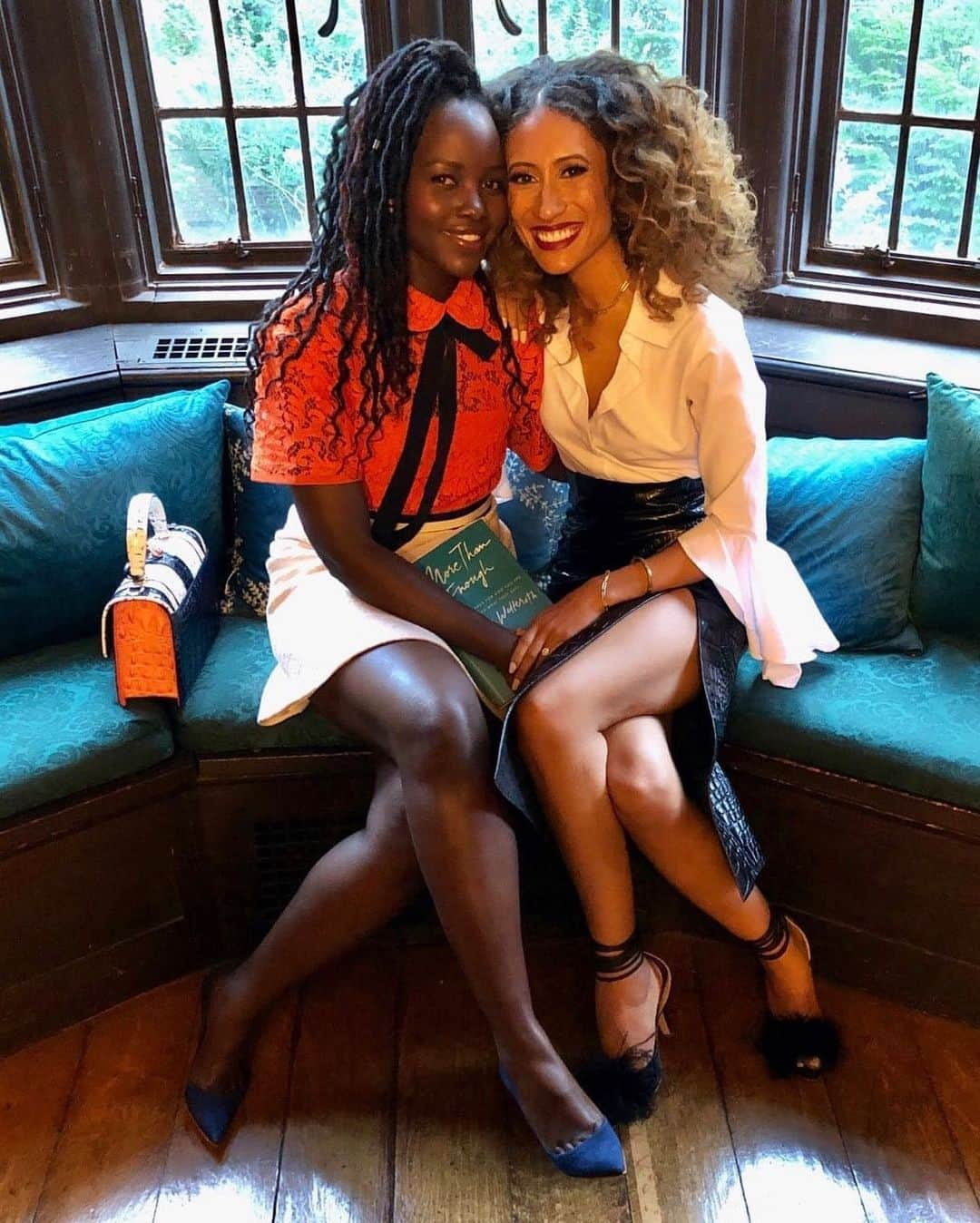 ルピタ・ニョンゴさんのインスタグラム写真 - (ルピタ・ニョンゴInstagram)「Loved kiki’ing with @ElaineWelteroth for her #MoreThanEnough book launch event in NYC. Much love to the incredible audience who came through! You showed up and claimed your space!!」6月14日 2時17分 - lupitanyongo